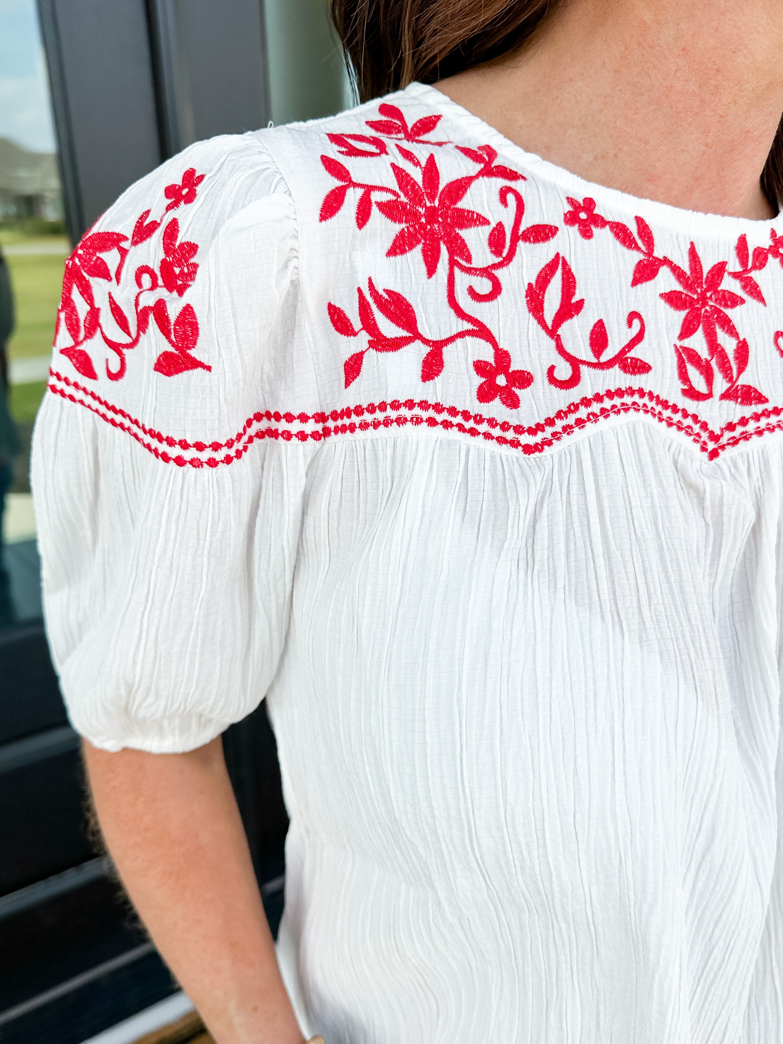 Embroidered Short Sleeve Top in White