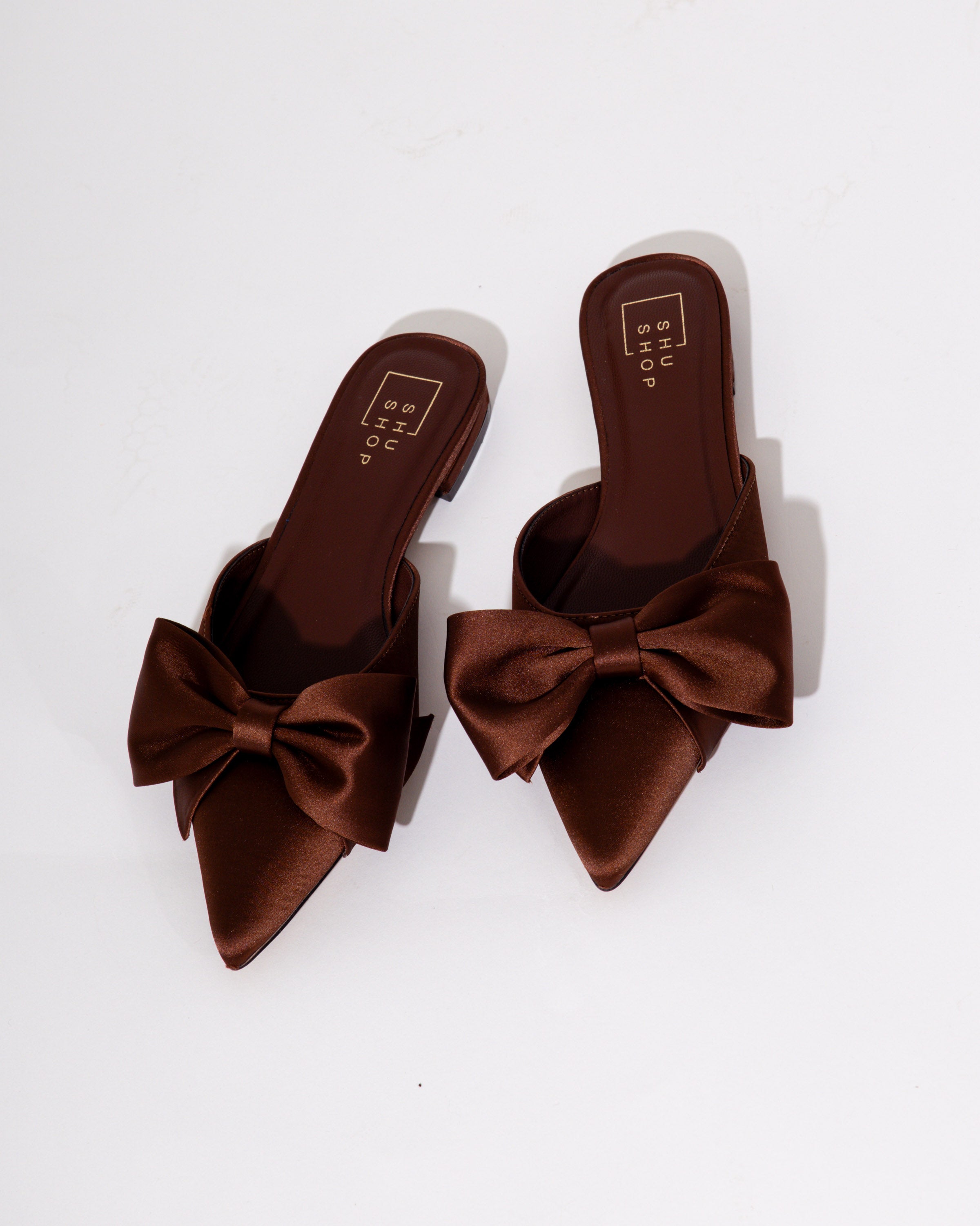 Timeless Twist Bow Flat