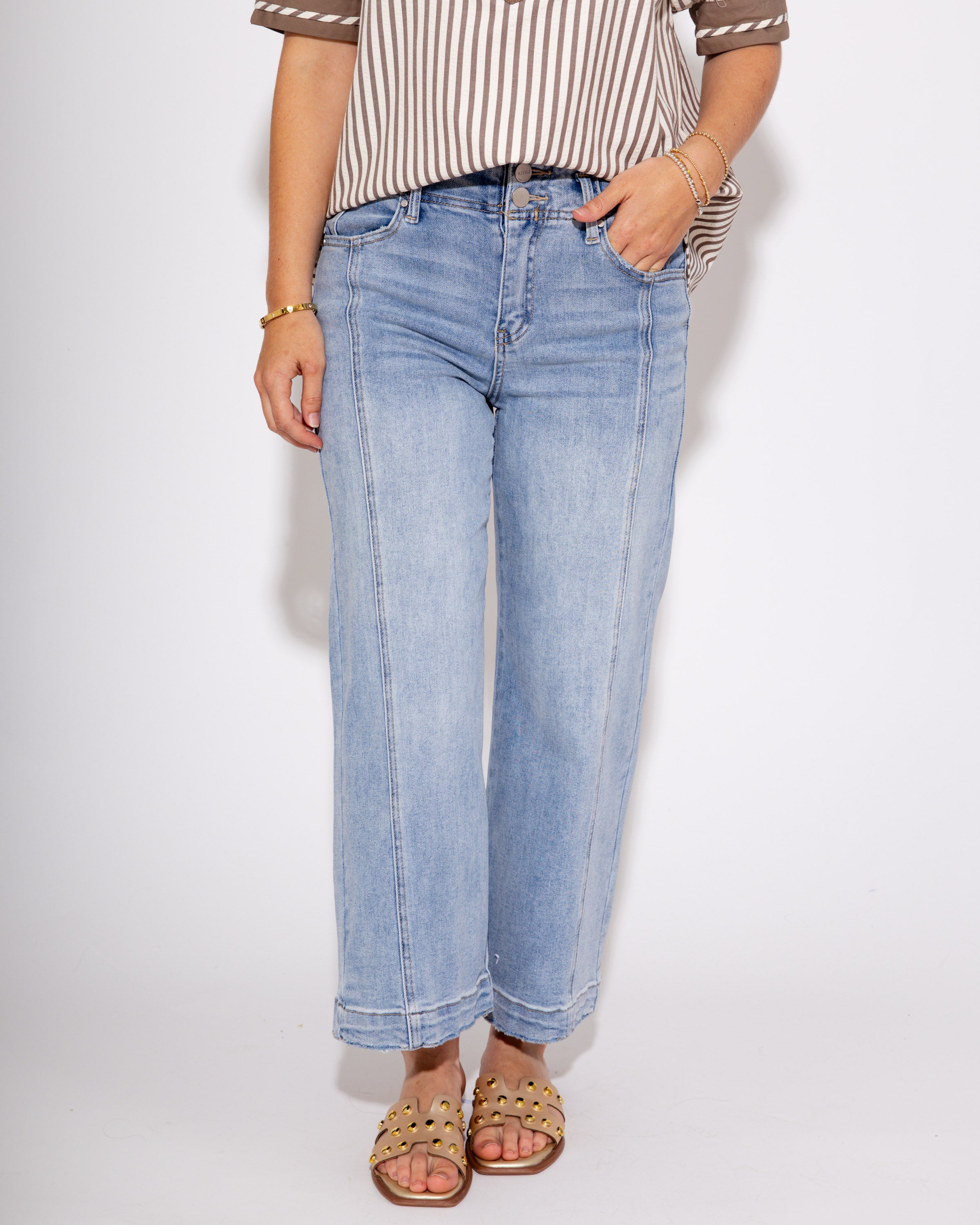 The Front Seam Detail Crop Jeans