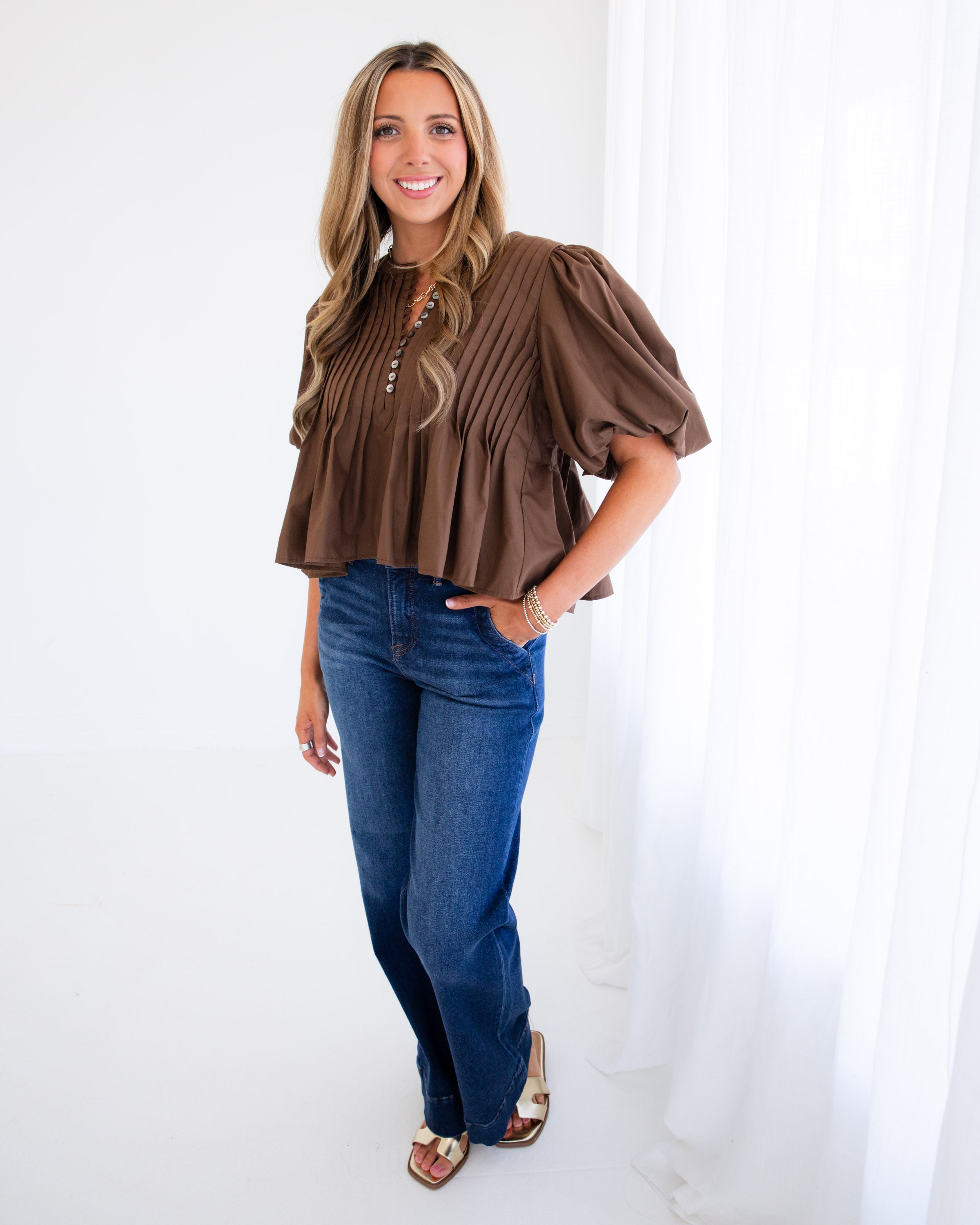 Puff Sleeve Pintuck Top in Brown