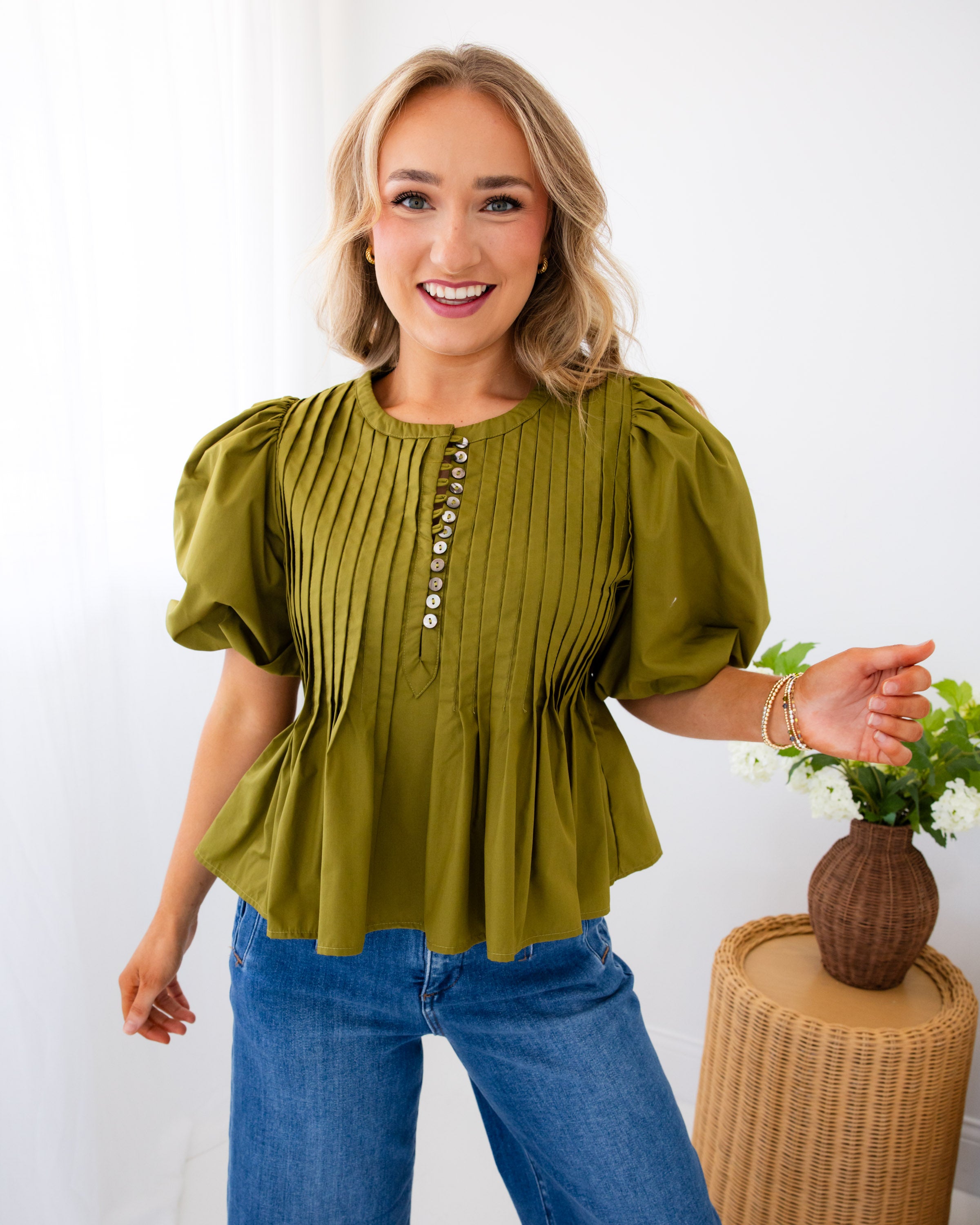 Puff Sleeve Pintuck Top in Olive