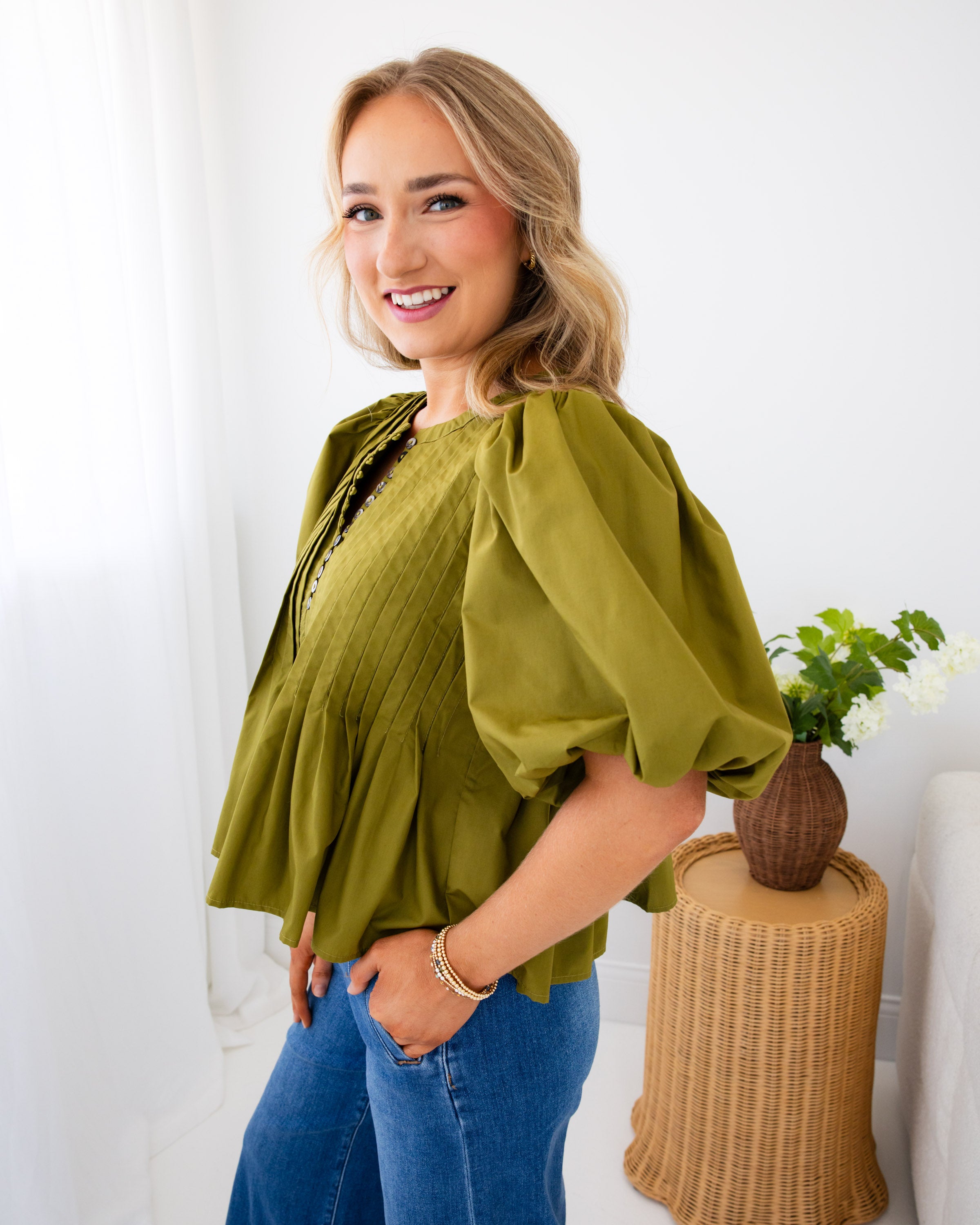 Puff Sleeve Pintuck Top in Olive