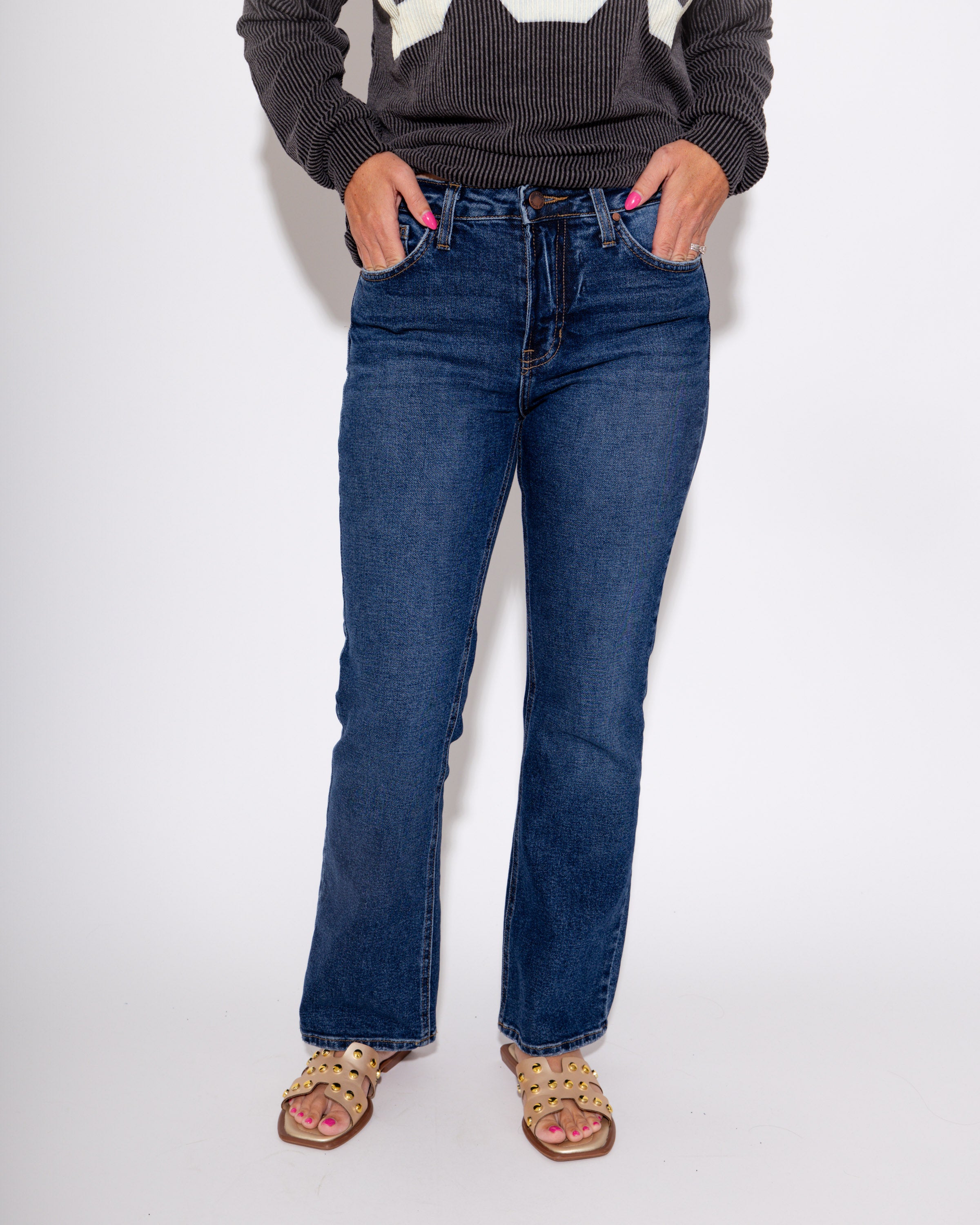 Slim Cropped Bootcut Jeans in Dark
