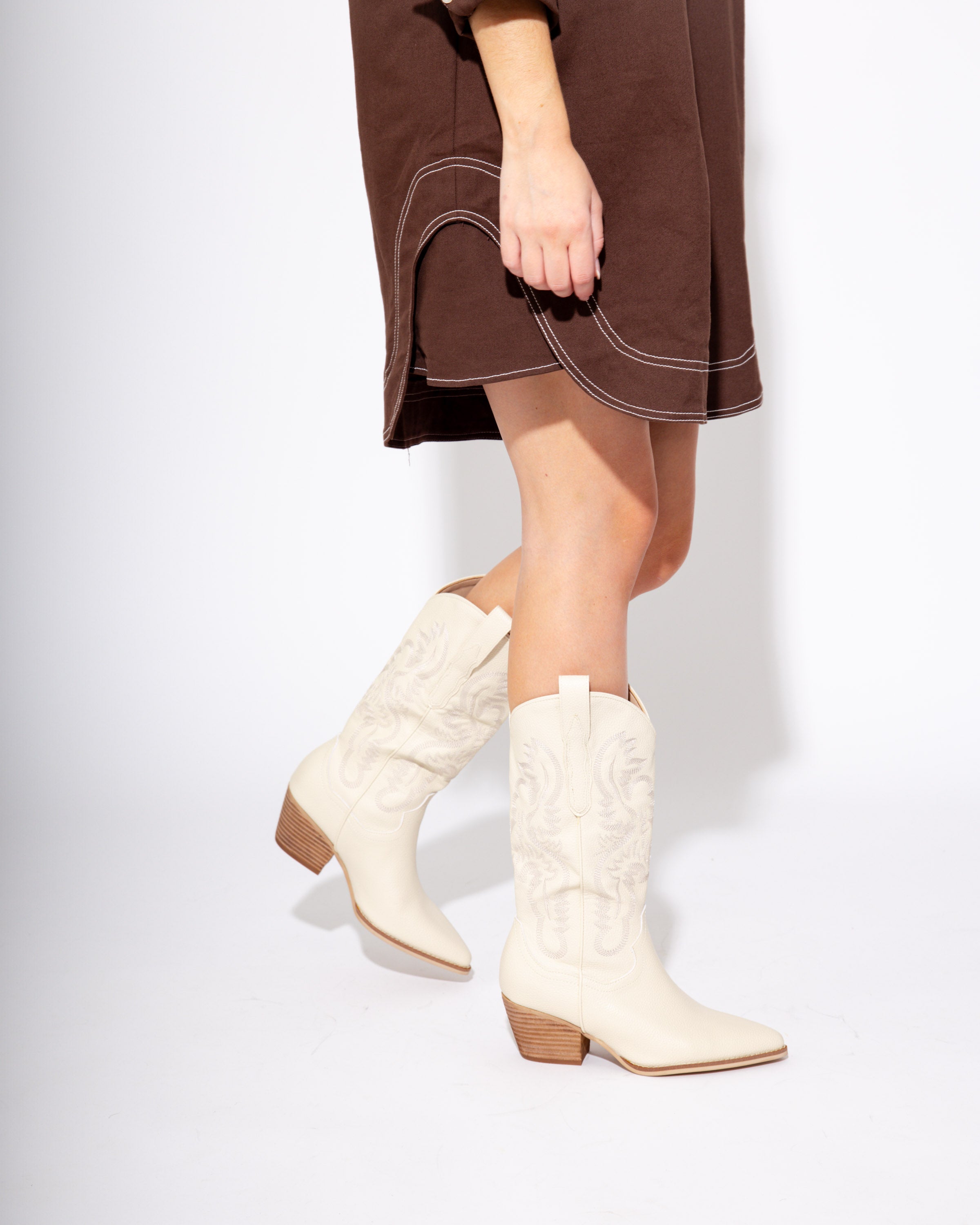 The Amaya Ivory Classic Western Boot