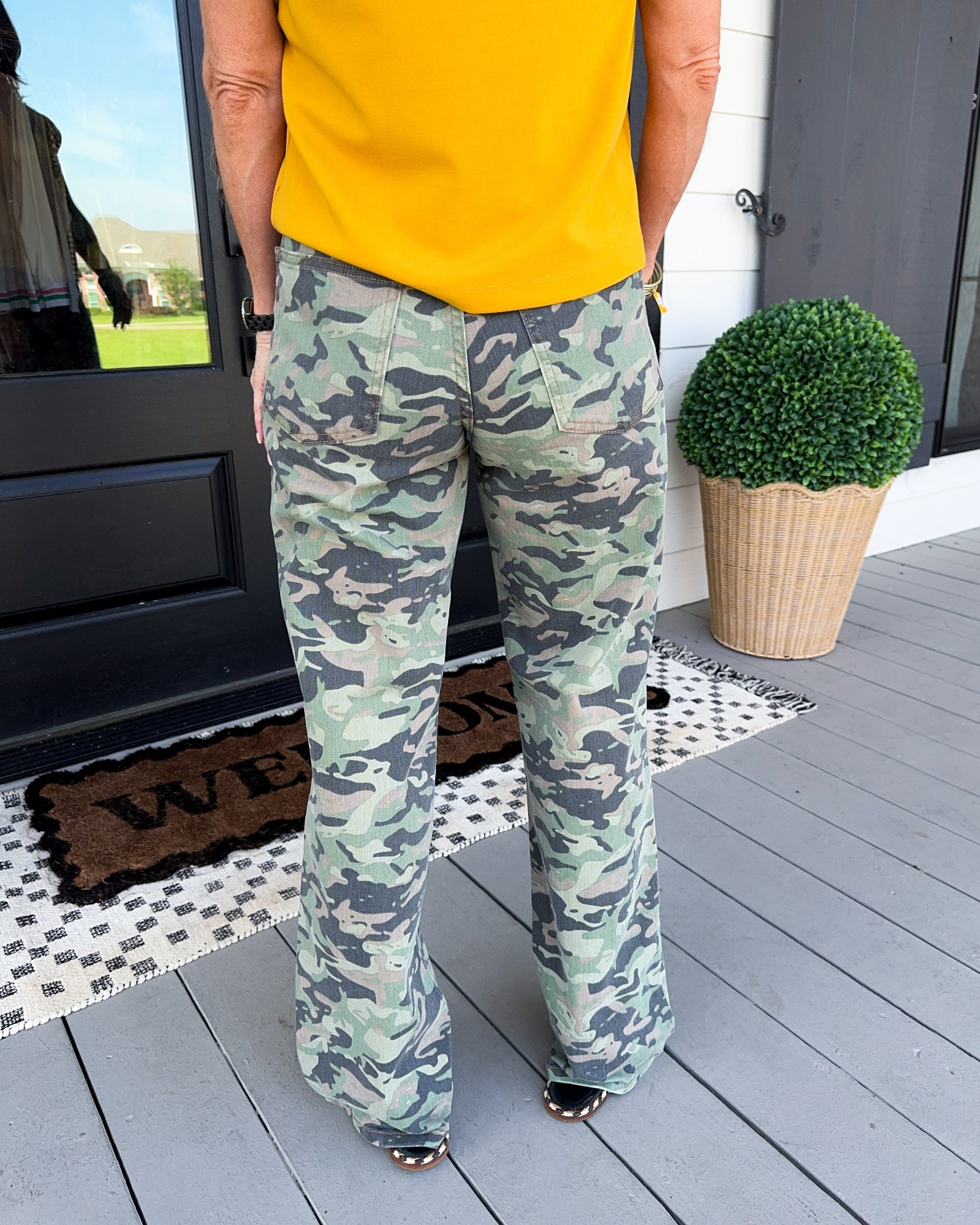 JBD | Low Rise Relaxed Straight Leg