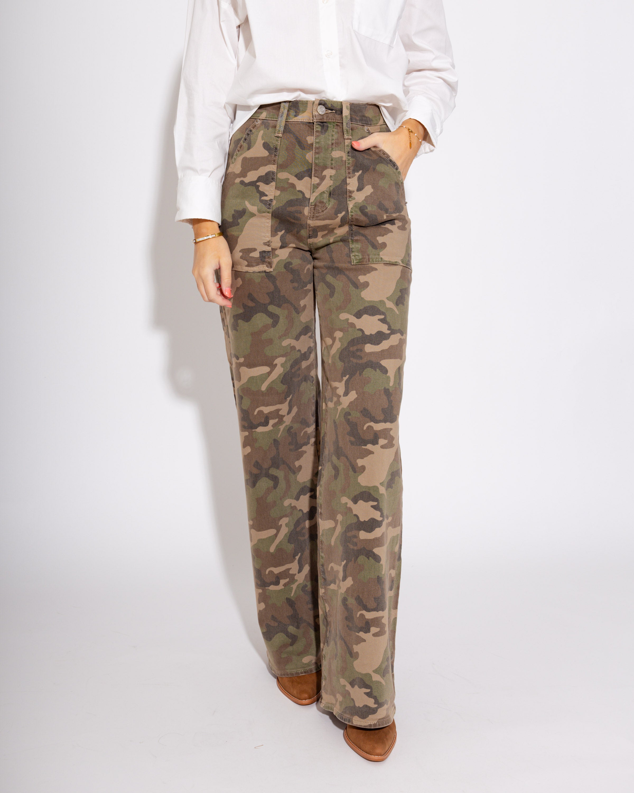 Far Out Patch Pocket Wide Leg Jean in Hideaway