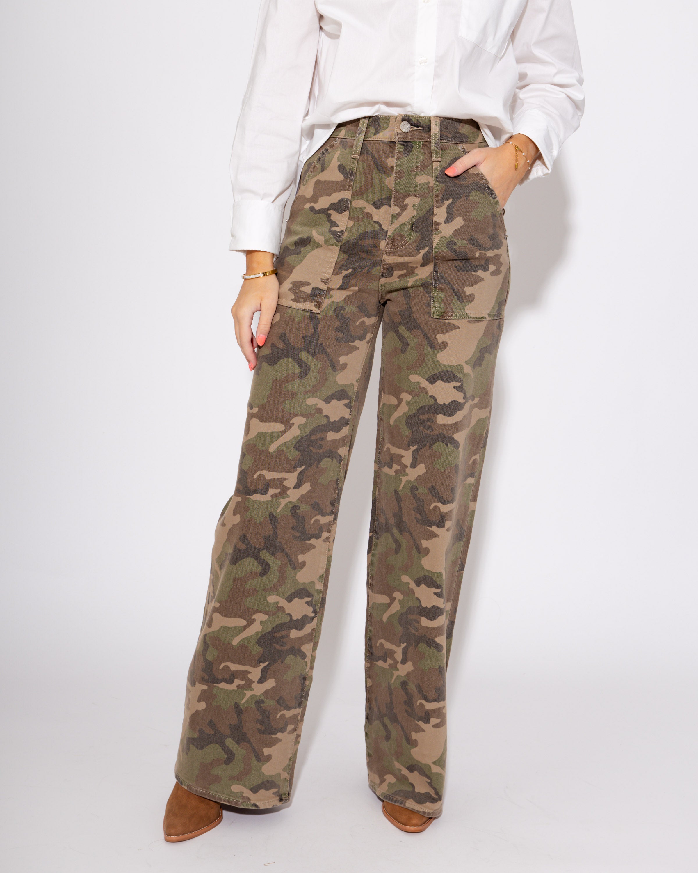 Far Out Patch Pocket Wide Leg Jean in Hideaway