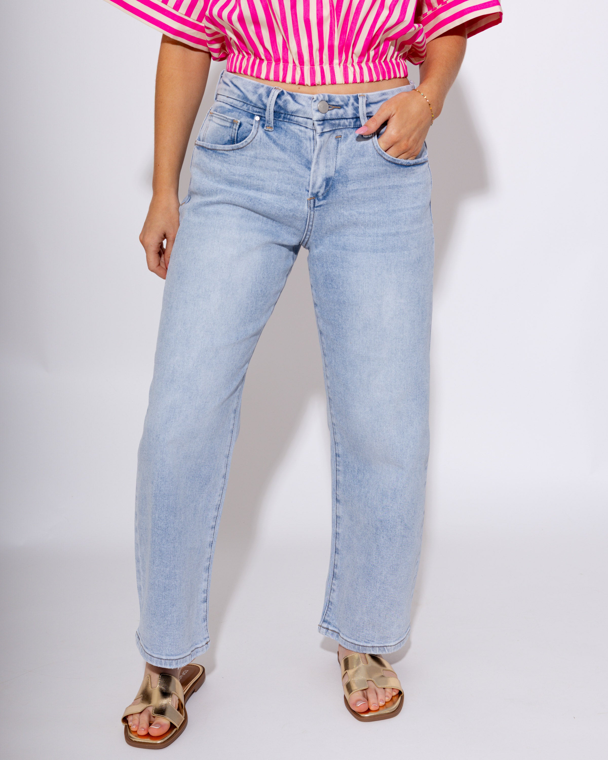 Slouchy Crop Barrel Jeans in Light