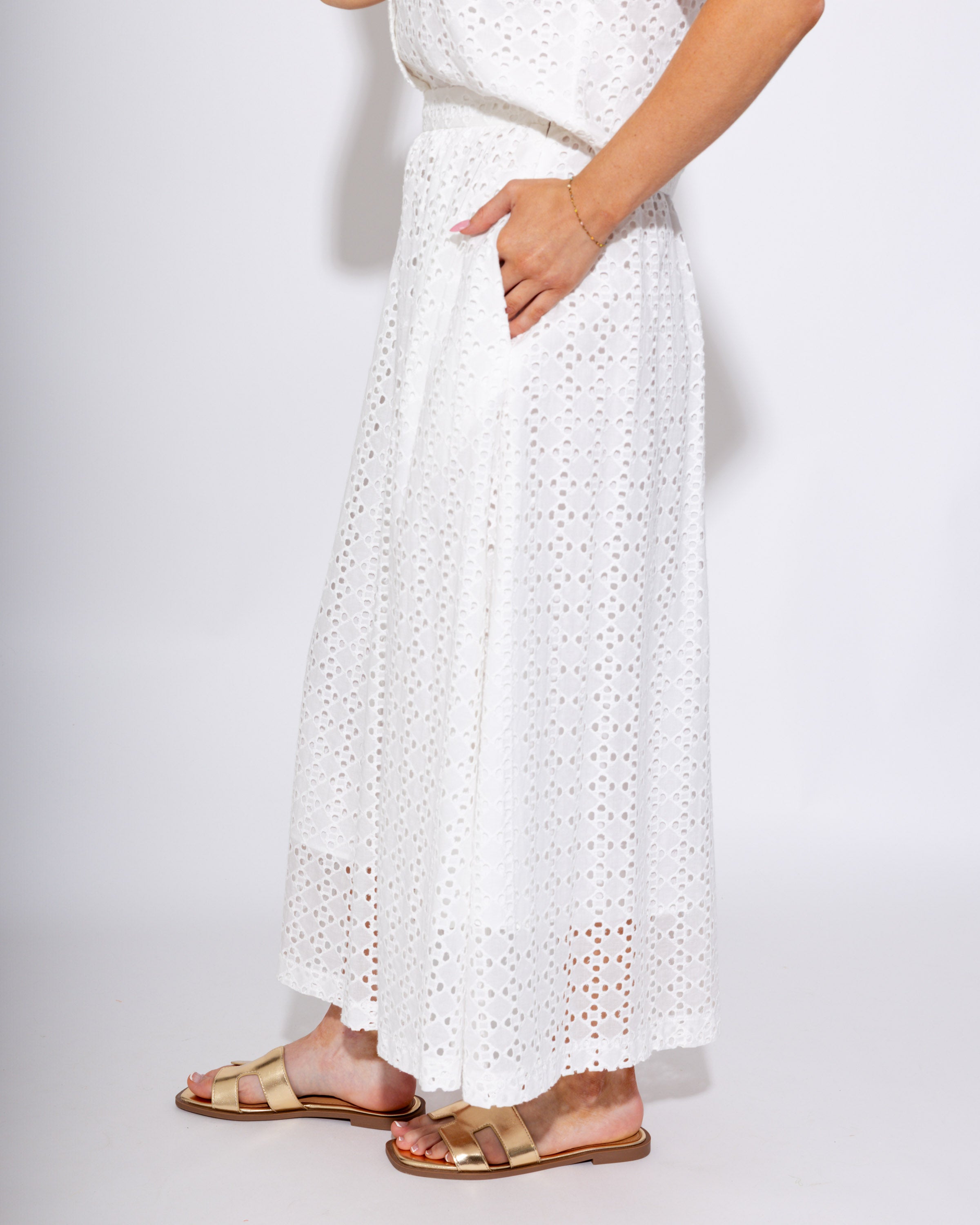 Off White Eyelet Crop Top Midi Skirt Set - Entro - Gaudie & Co. Nederland TX Boutique