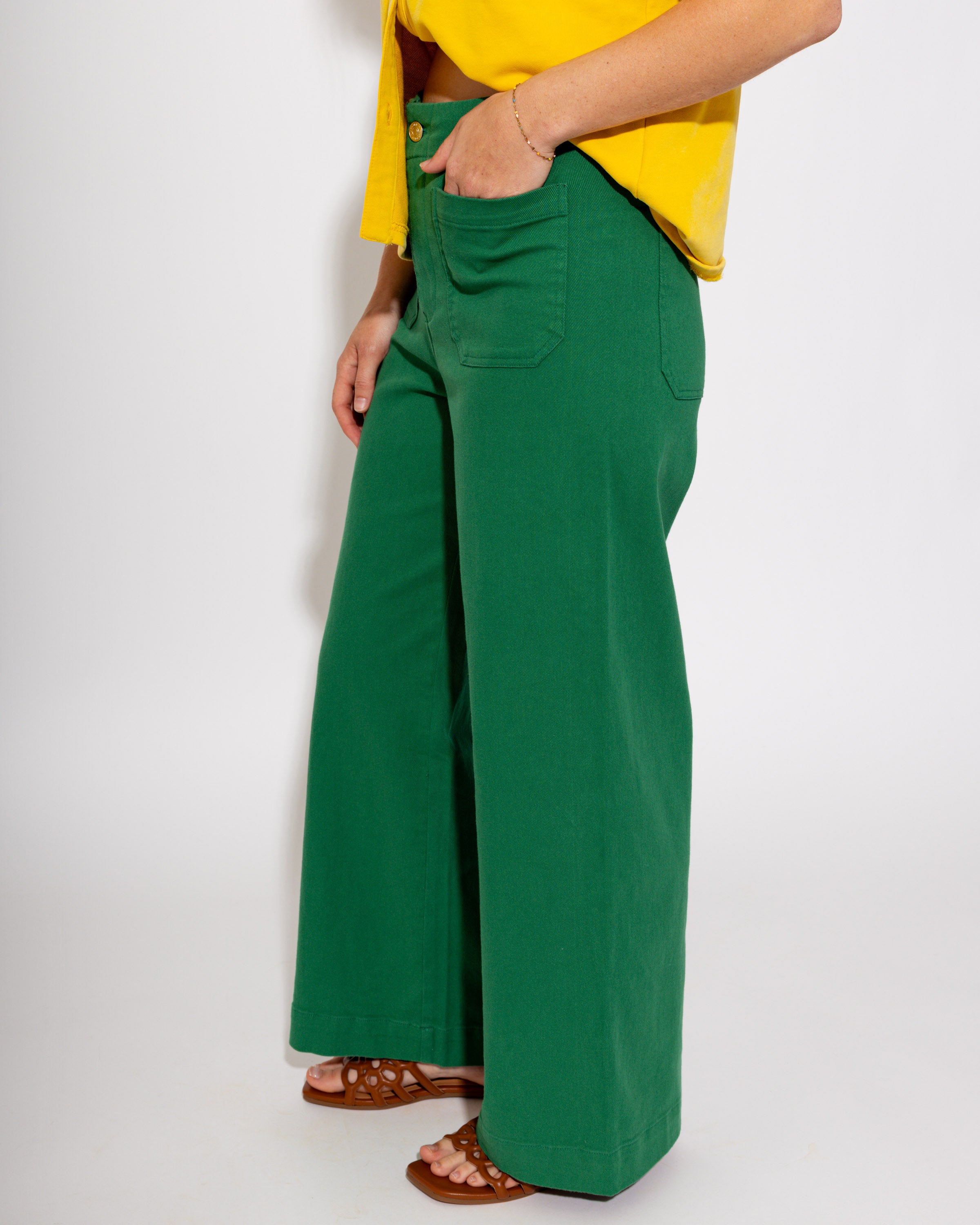 The Go-To Pant in Kelly Green