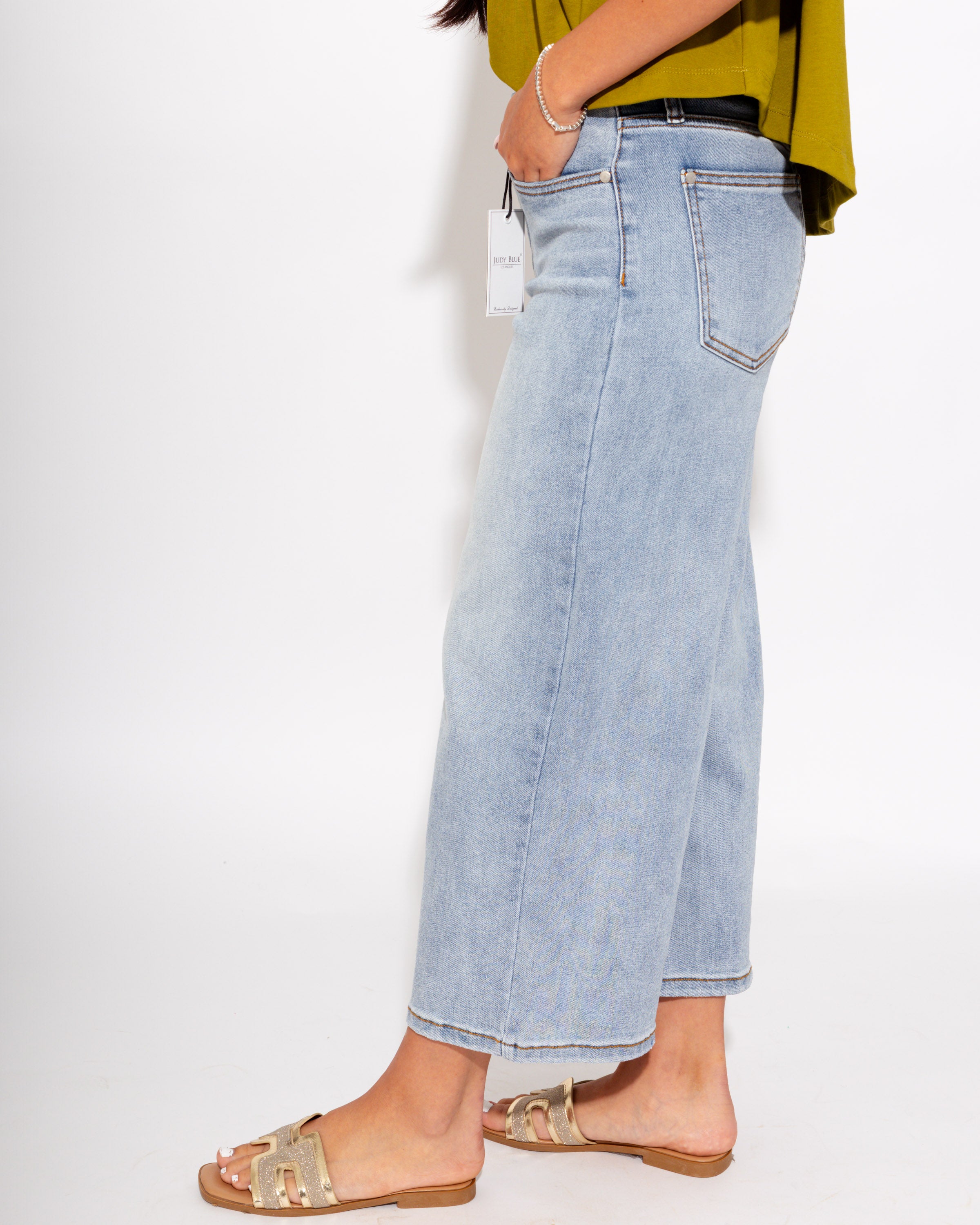 Cropped Wide Leg Jeans