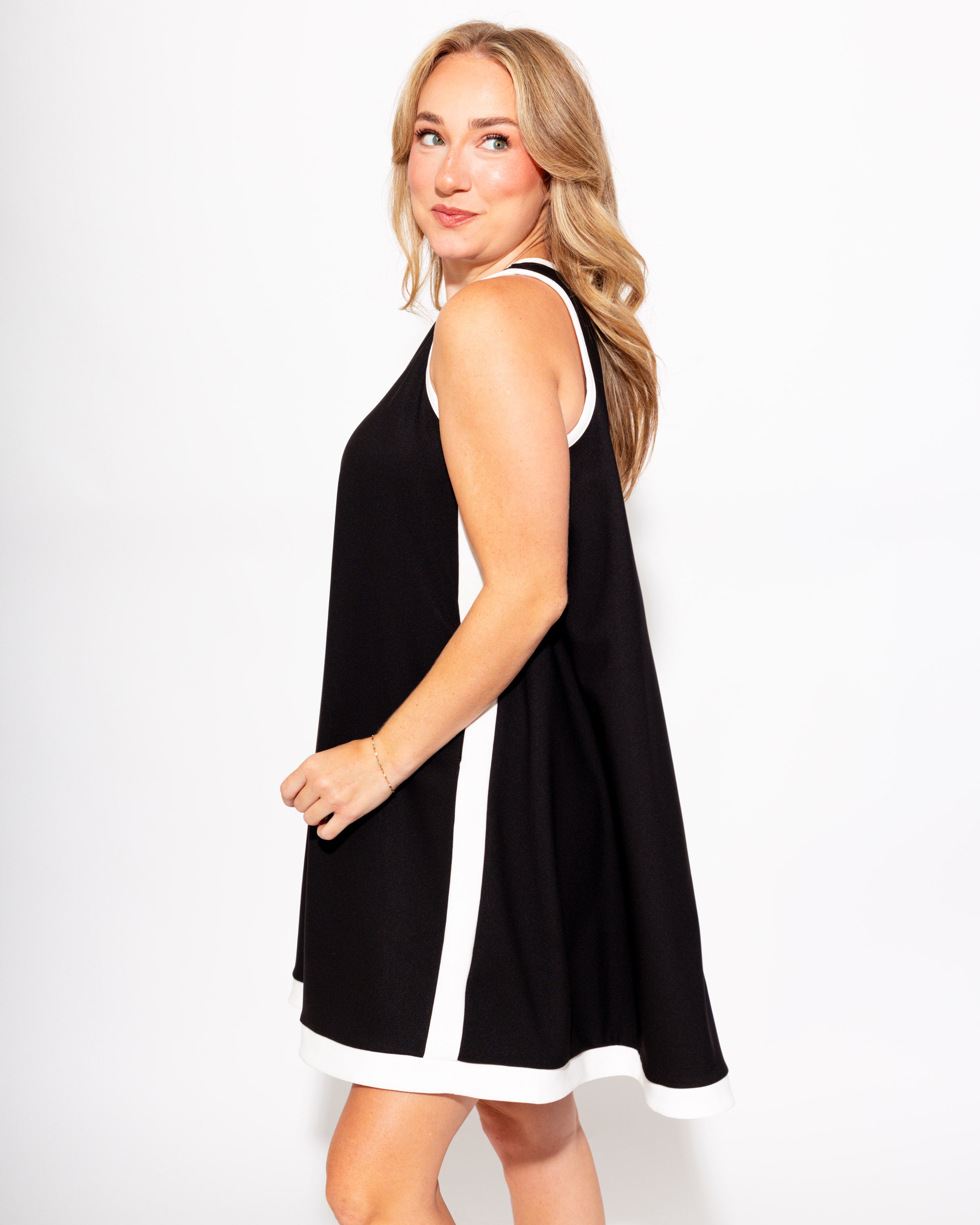Easy Breezy Contrast Mini in Black