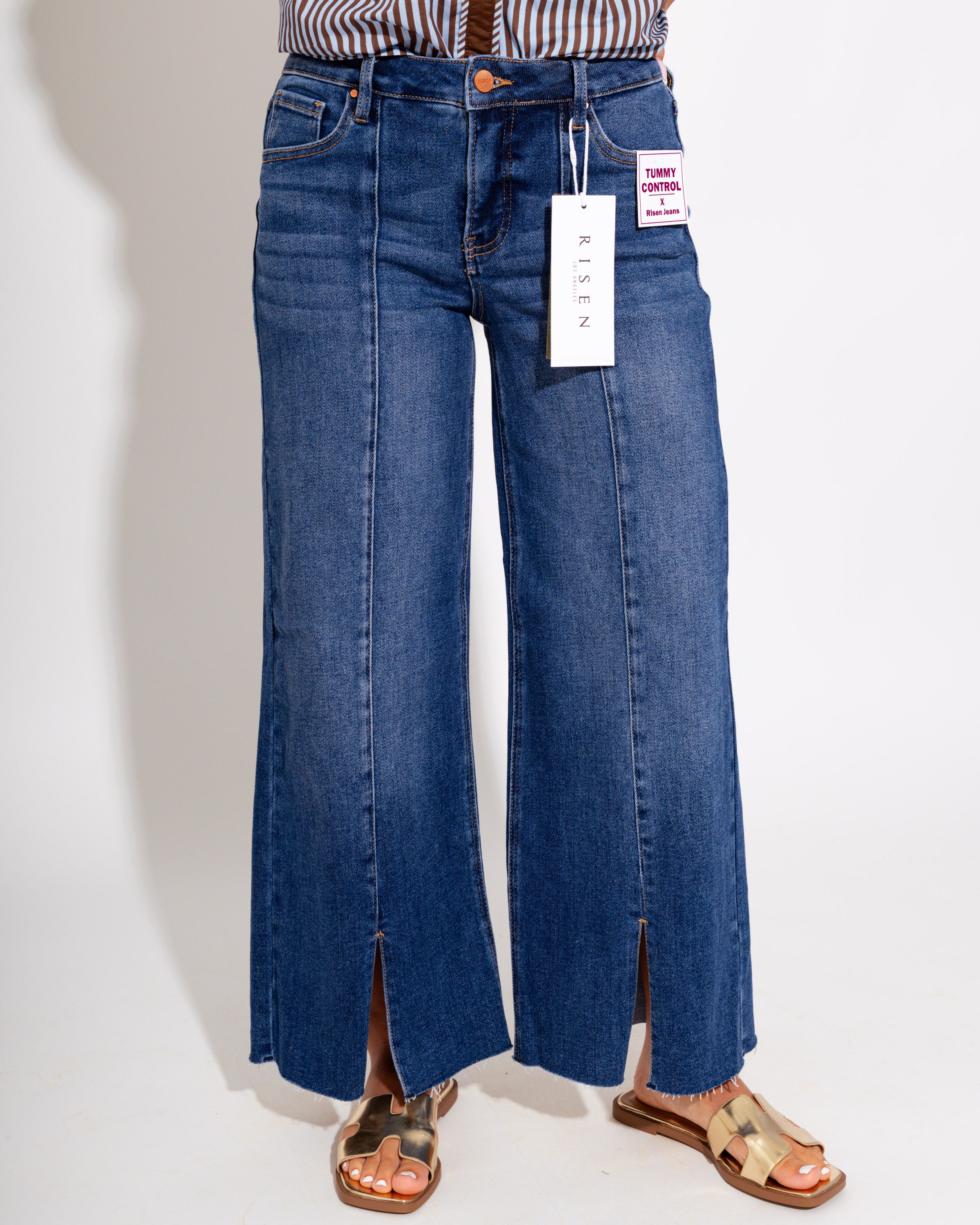 Mid-Rise Crop Wide Front Slit Jean in Dark