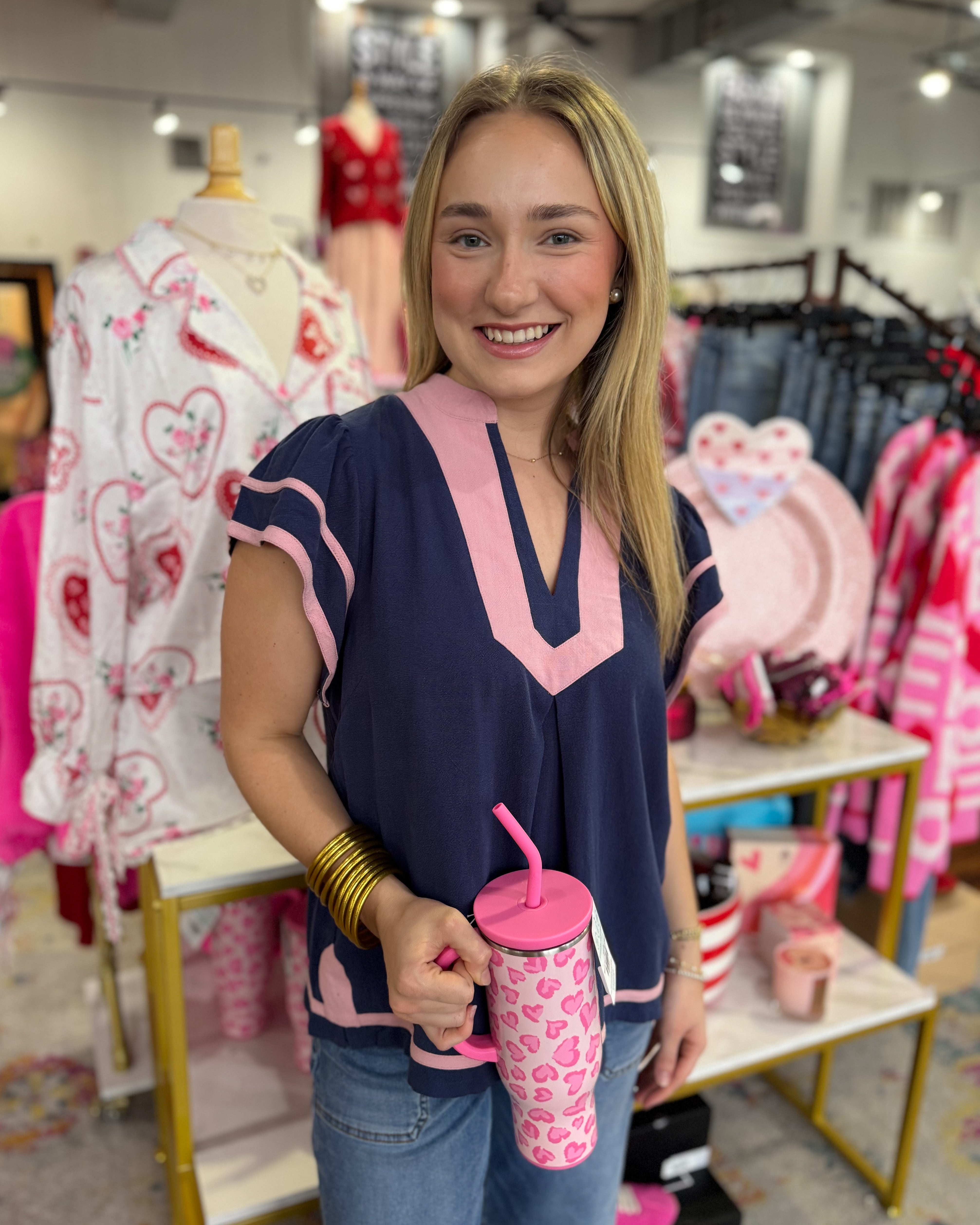Timeless Trim Linen V-Neck in Navy