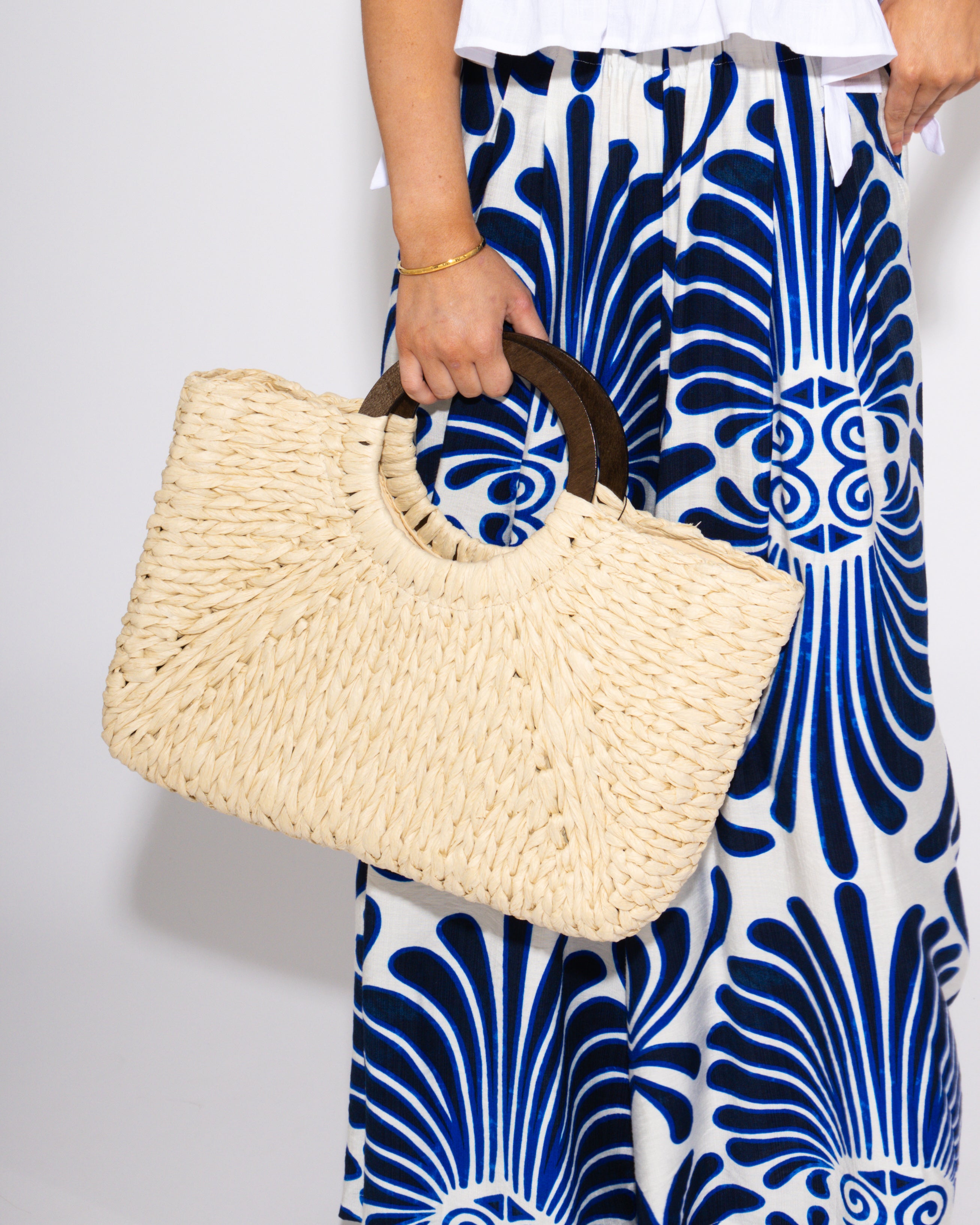 The Coastal Carryall Tote in Ivory