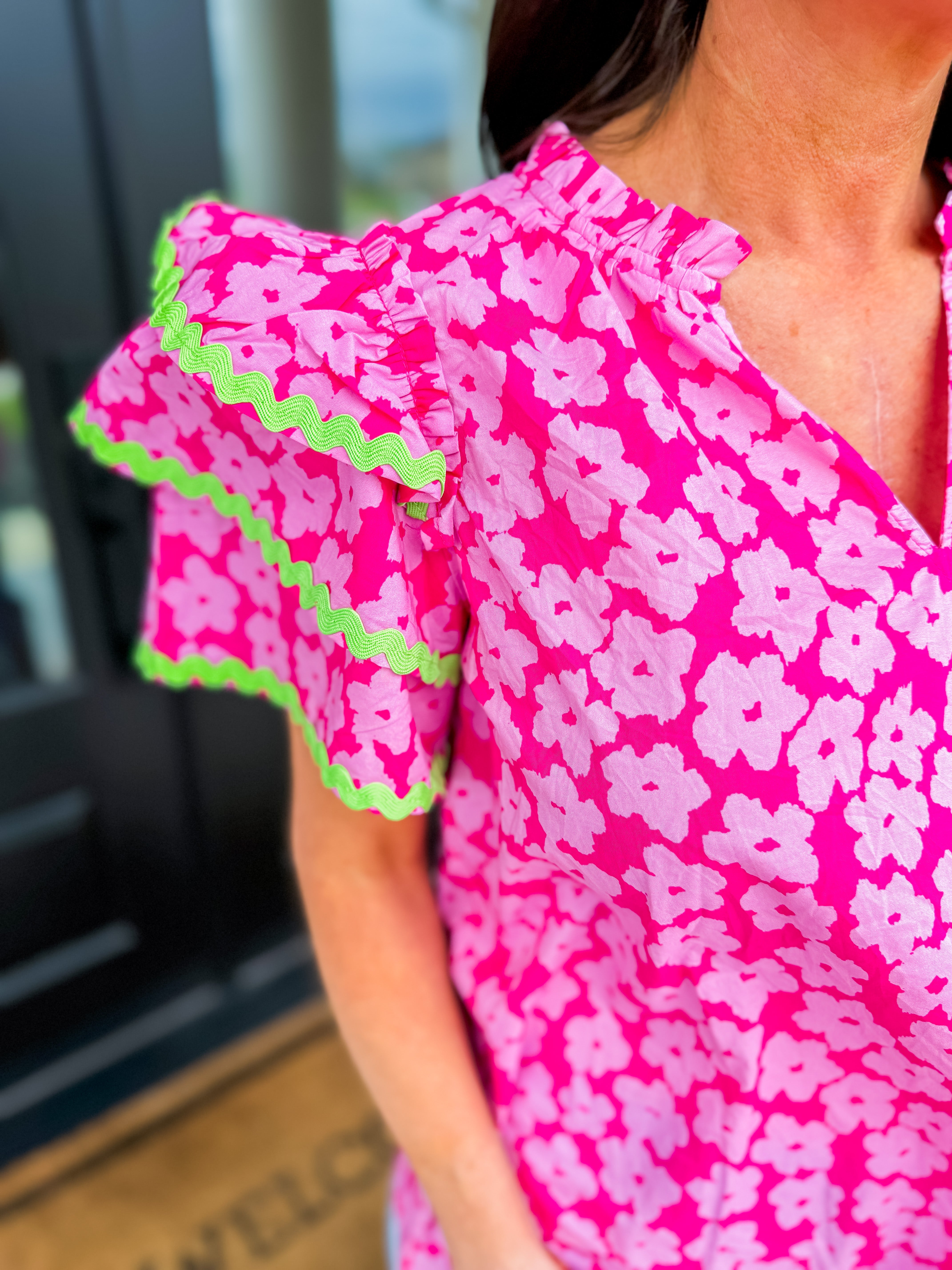 Floral Print V-Neck Short Sleeve Top in Pink