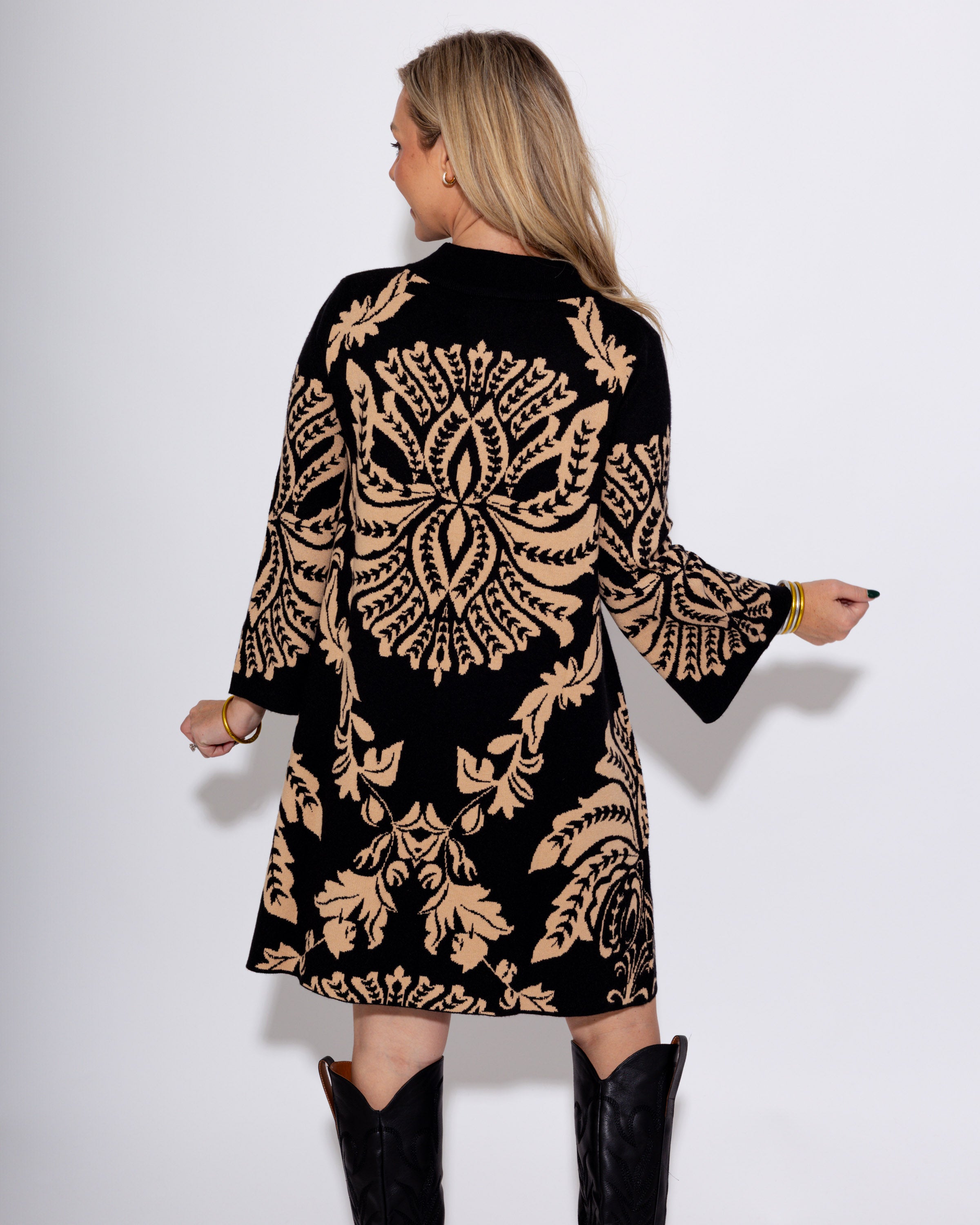 Chic Contrast Sweater Dress