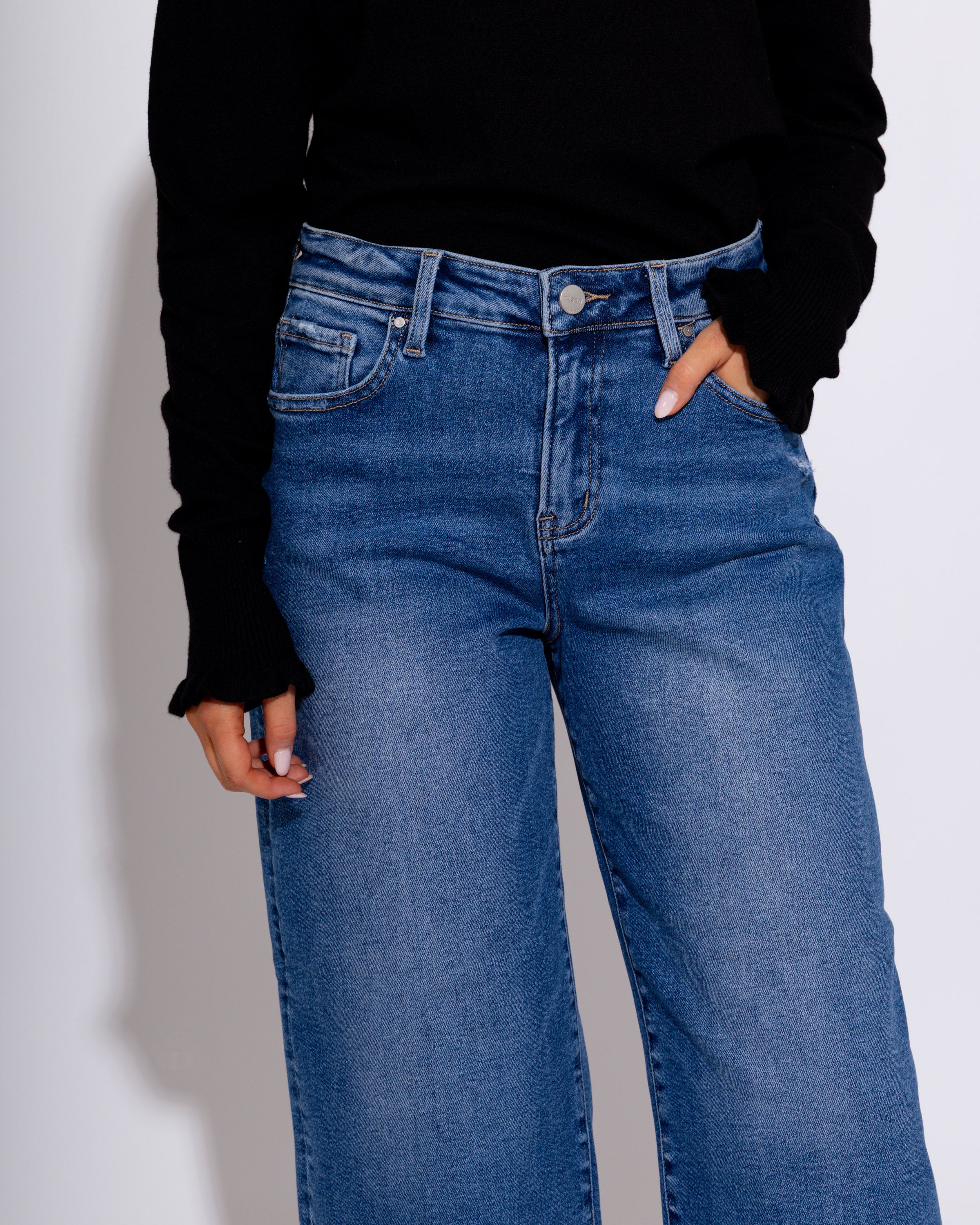 High Rise Crop Barrel Jeans in Medium