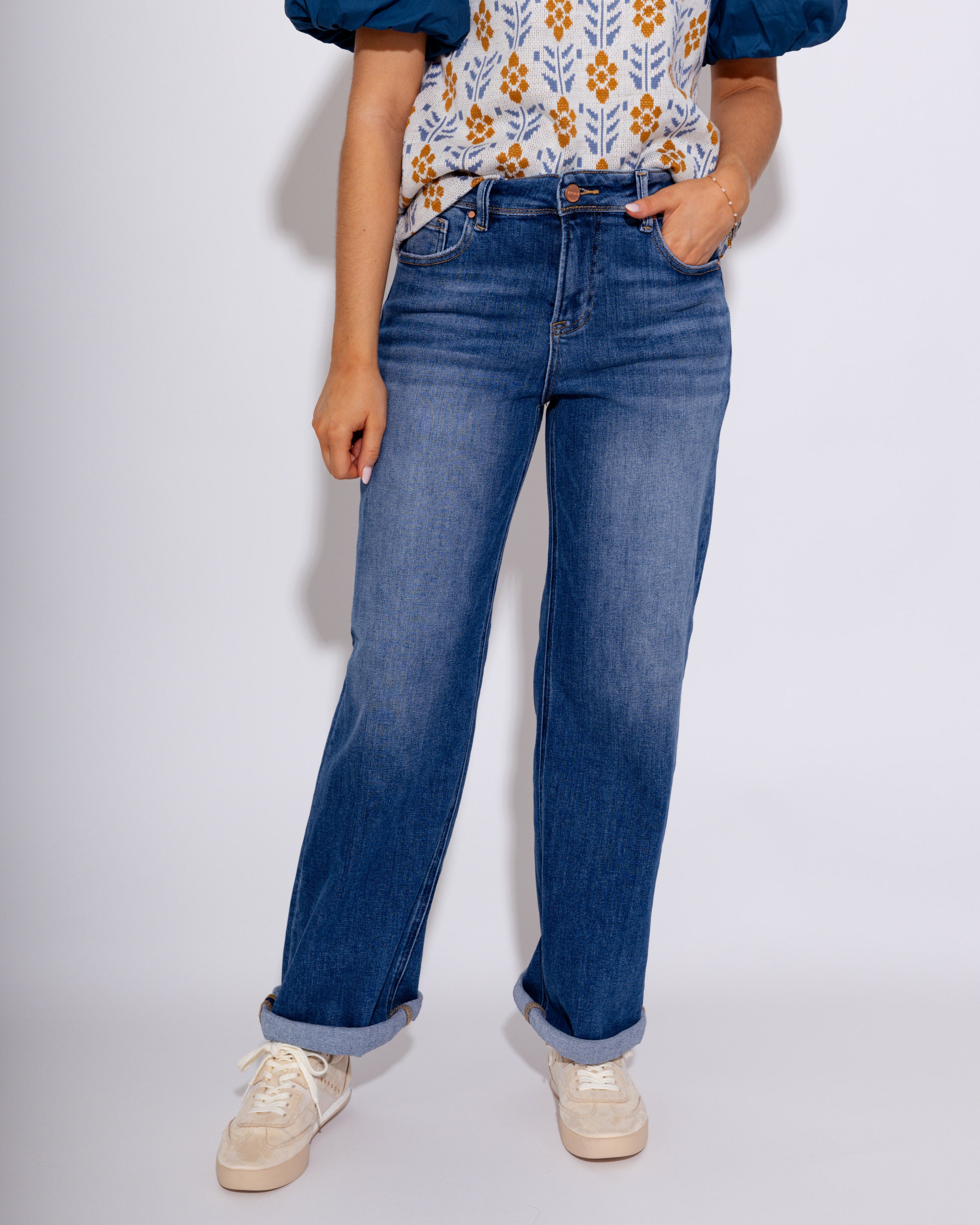 Relaxed Fit Cuffed Ankle Jeans