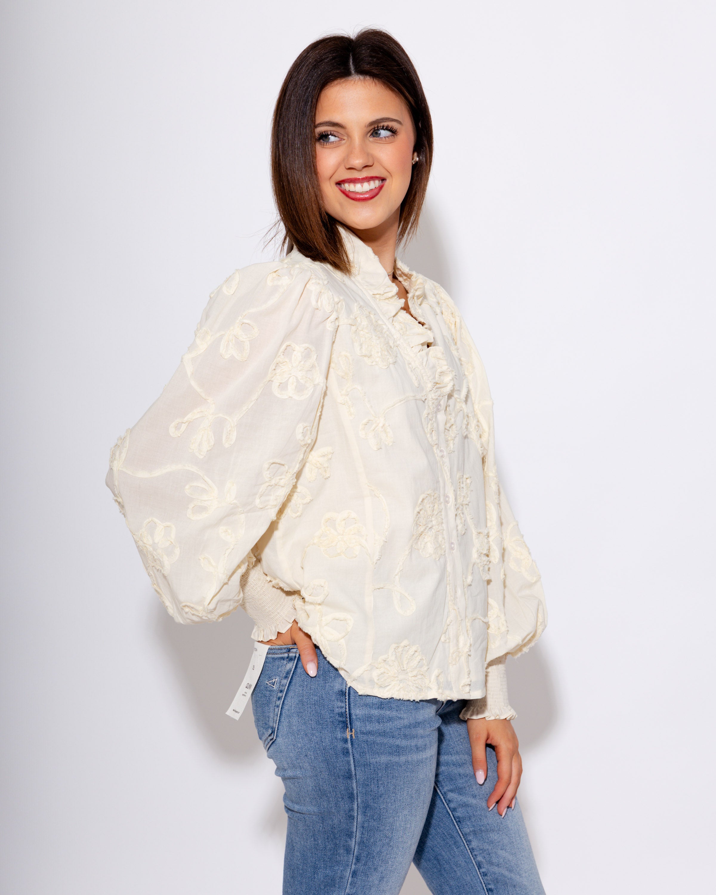 Floral Embroidered Puff Sleeve Top