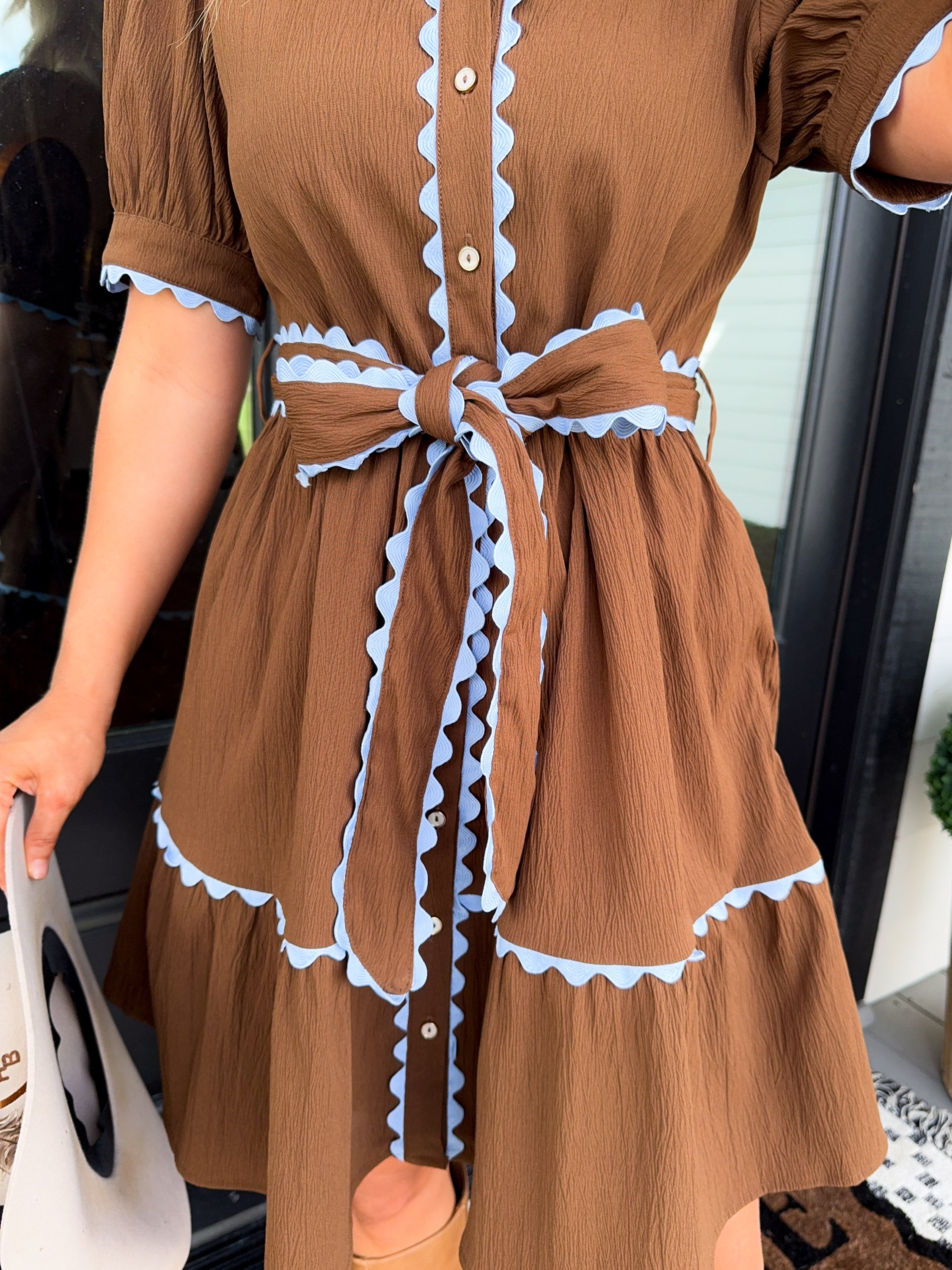 Puff Sleeve Scallop Trim Dress in Brown