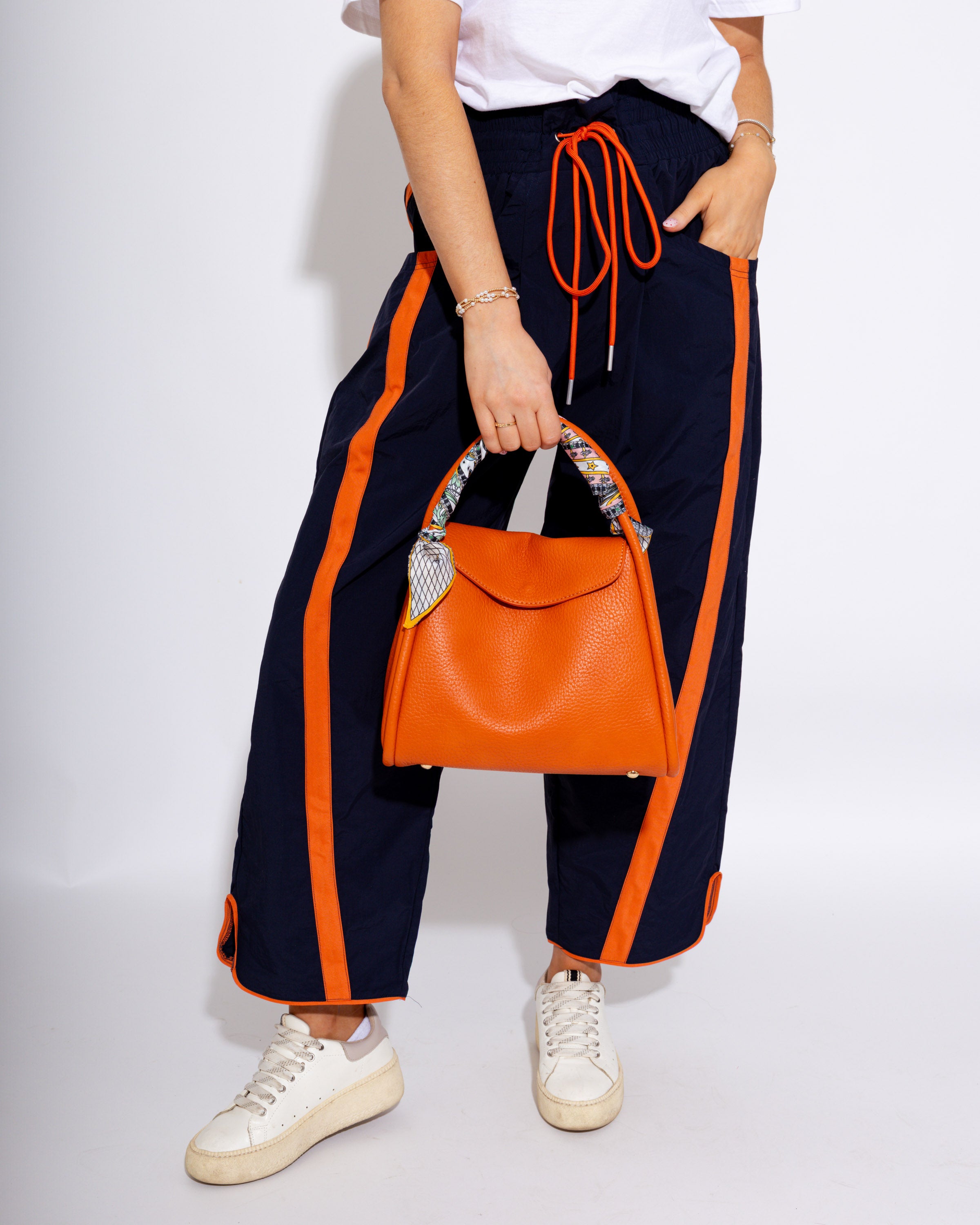 Windbreaker Pants With Contrast Stripe in Navy