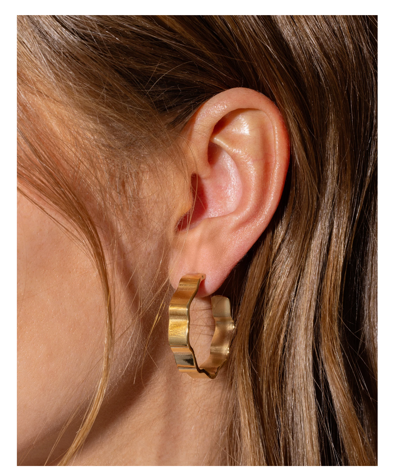 Cassie Wavy Small Hoops