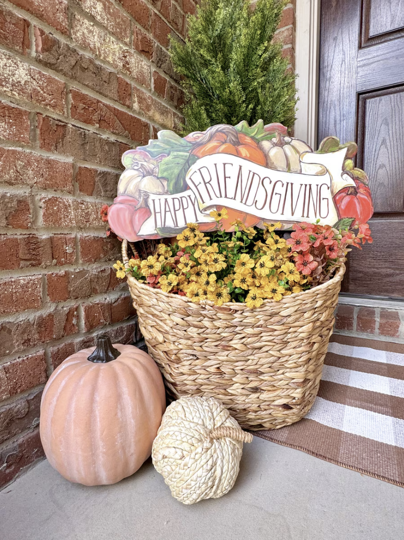 "Happy Friendsgiving" Mantle Banner