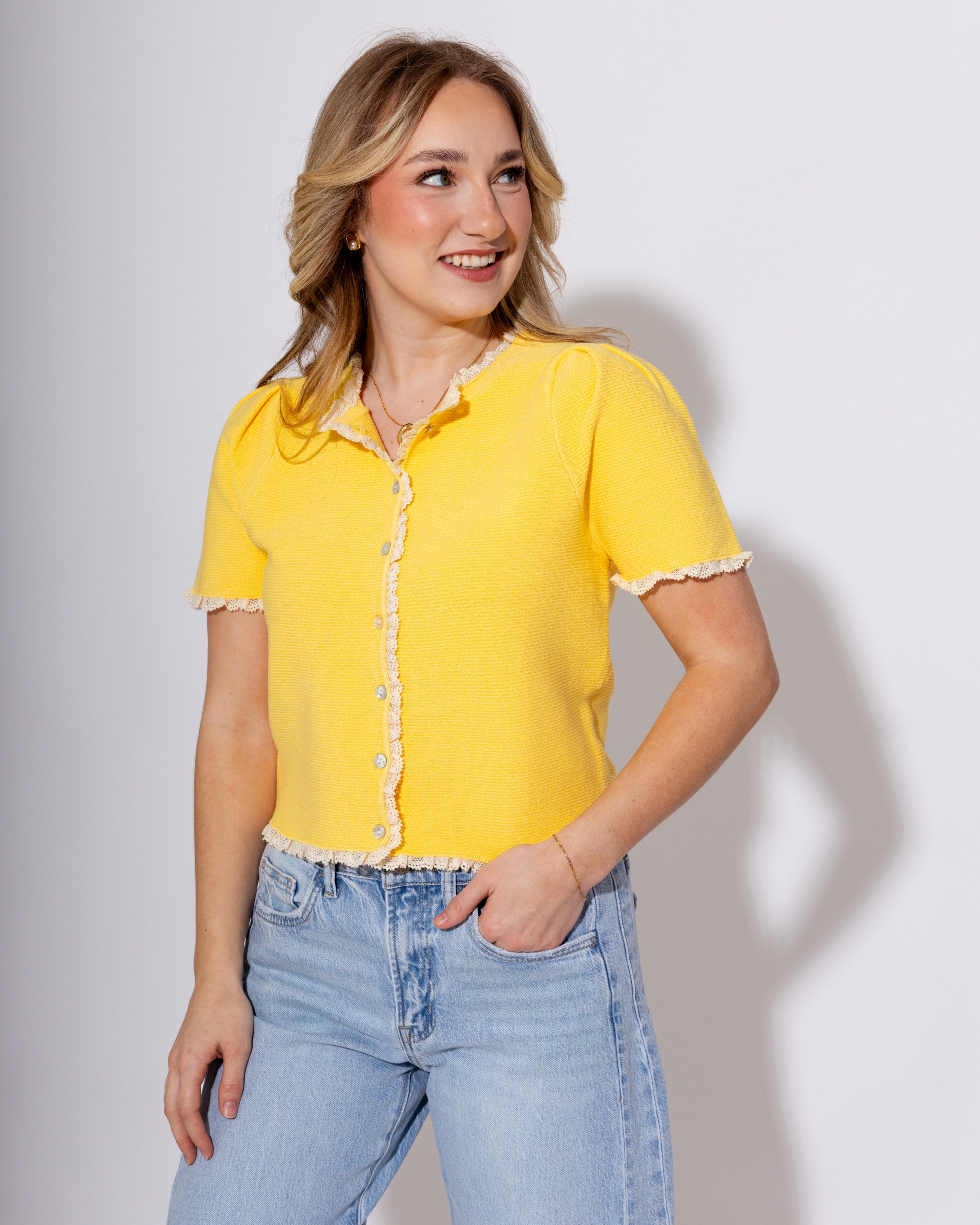 Contrast Trim Puff Sleeve Top in Lemon