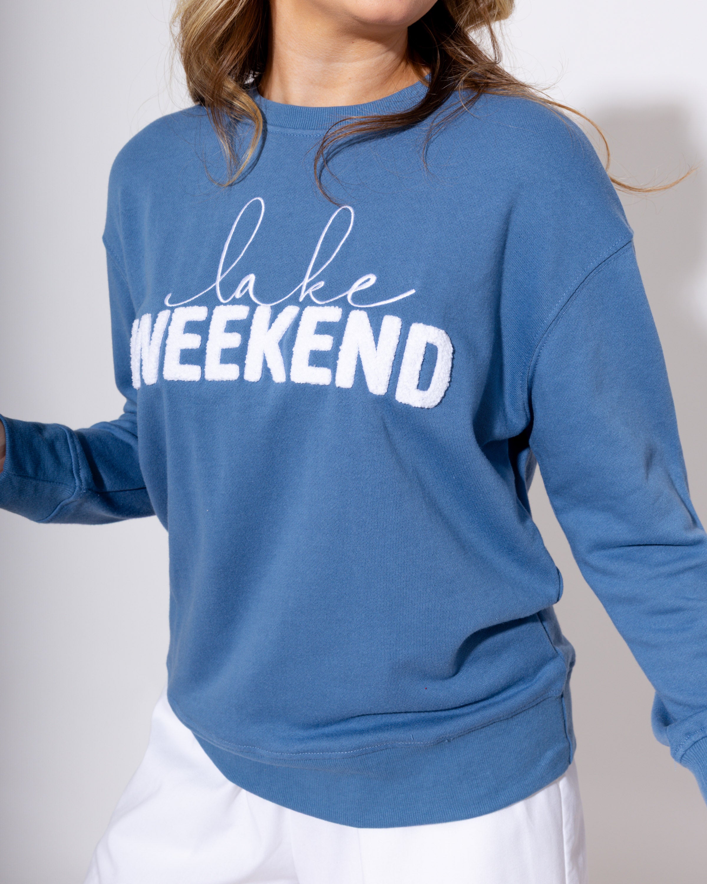 Lake Weekend Sweatshirt in Blue