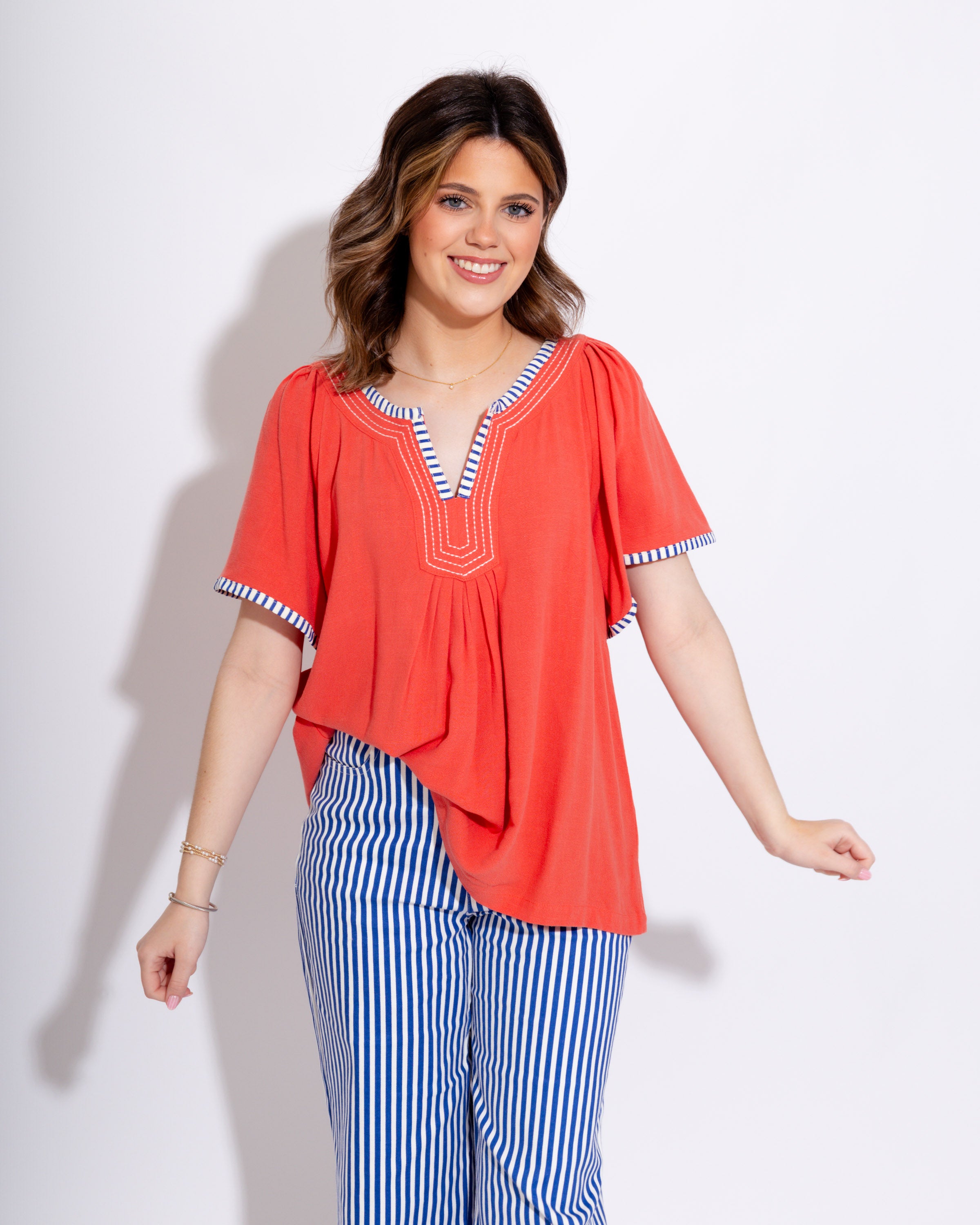 Contrast Trim Flutter Sleeve Babydoll Top
