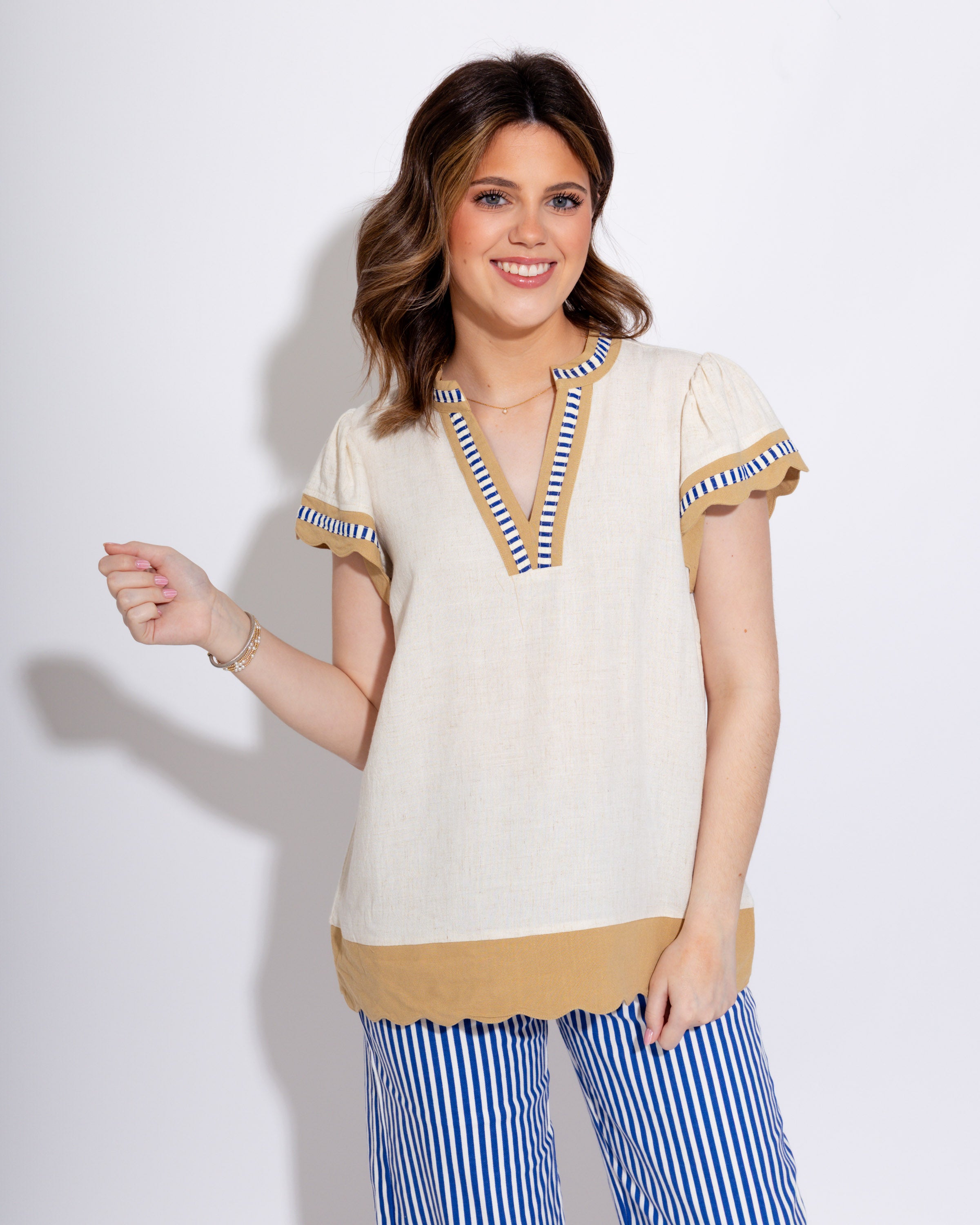 Contrast Scallop Trim Top