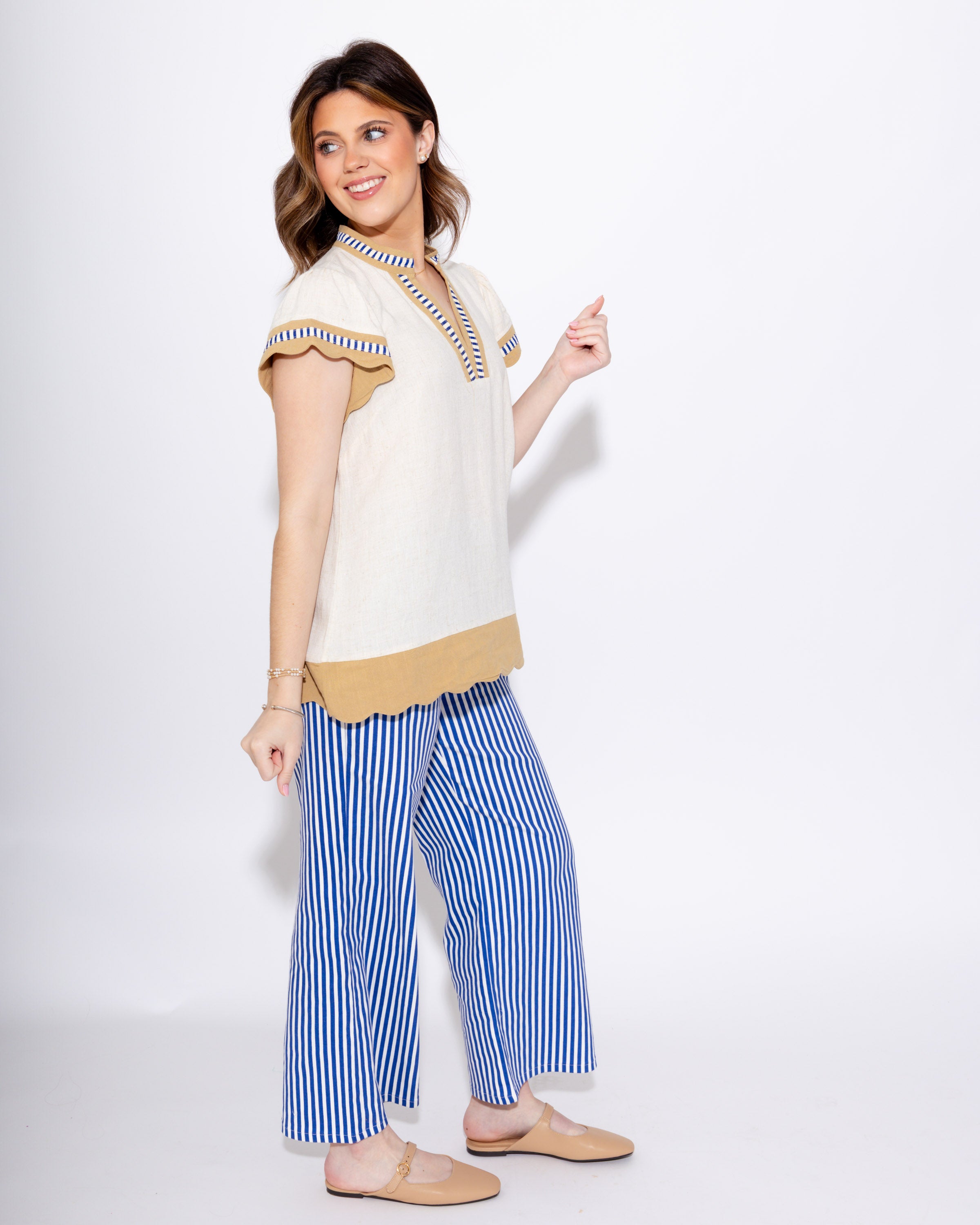 Contrast Scallop Trim Top