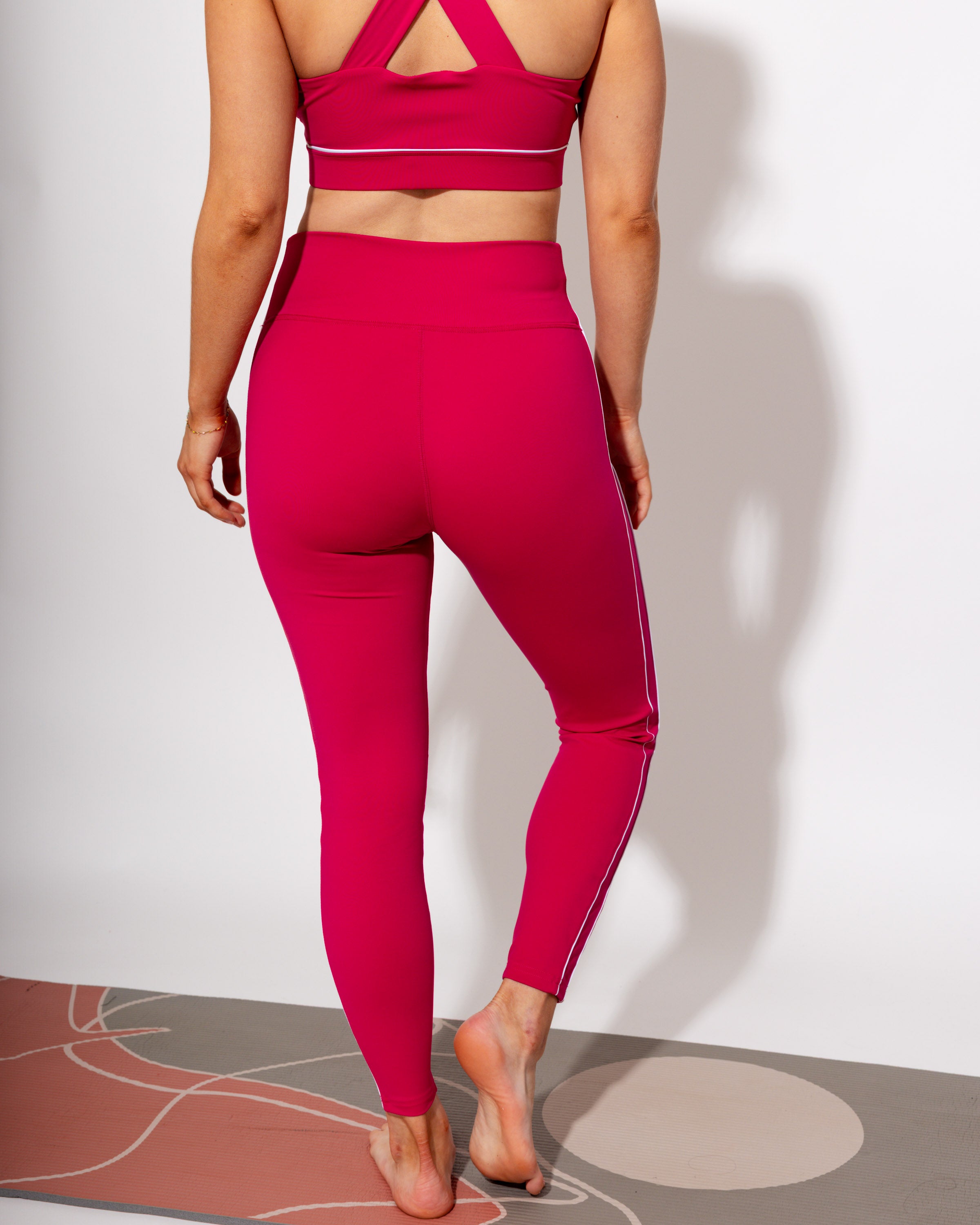 Sports Bra & Leggings Set in Plum Pink