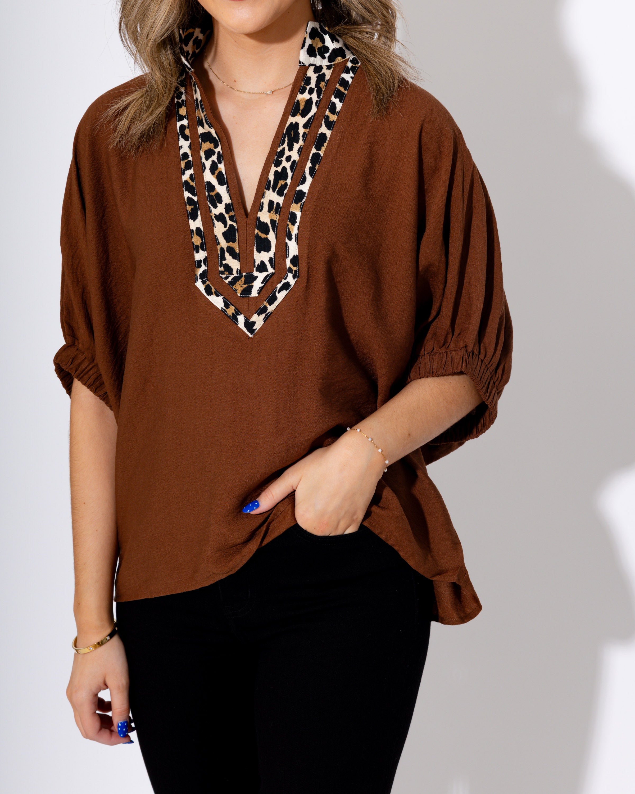 The Roar Line Top in Caramel