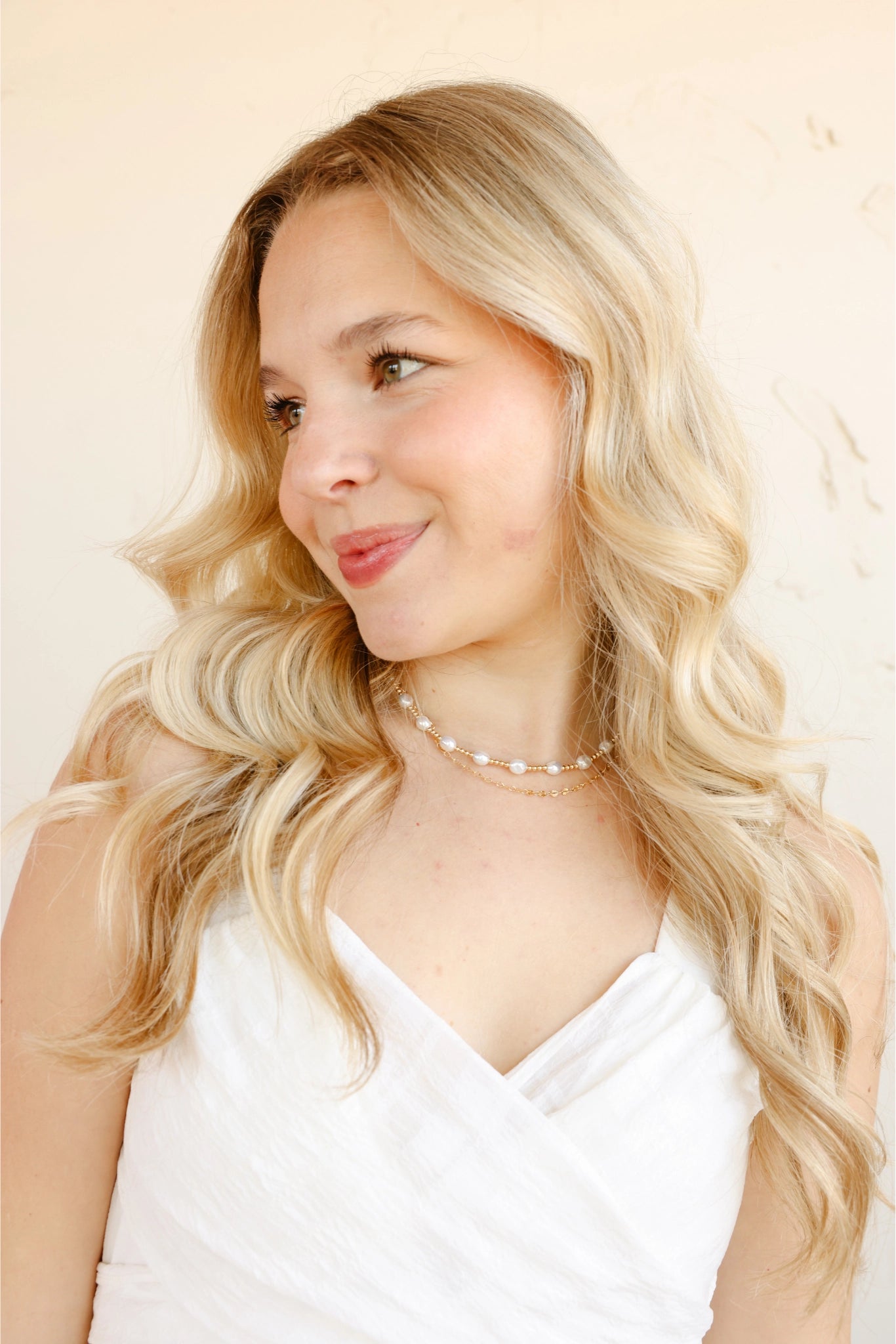 18 inch Bri Pearl Stretch Necklace in Gold