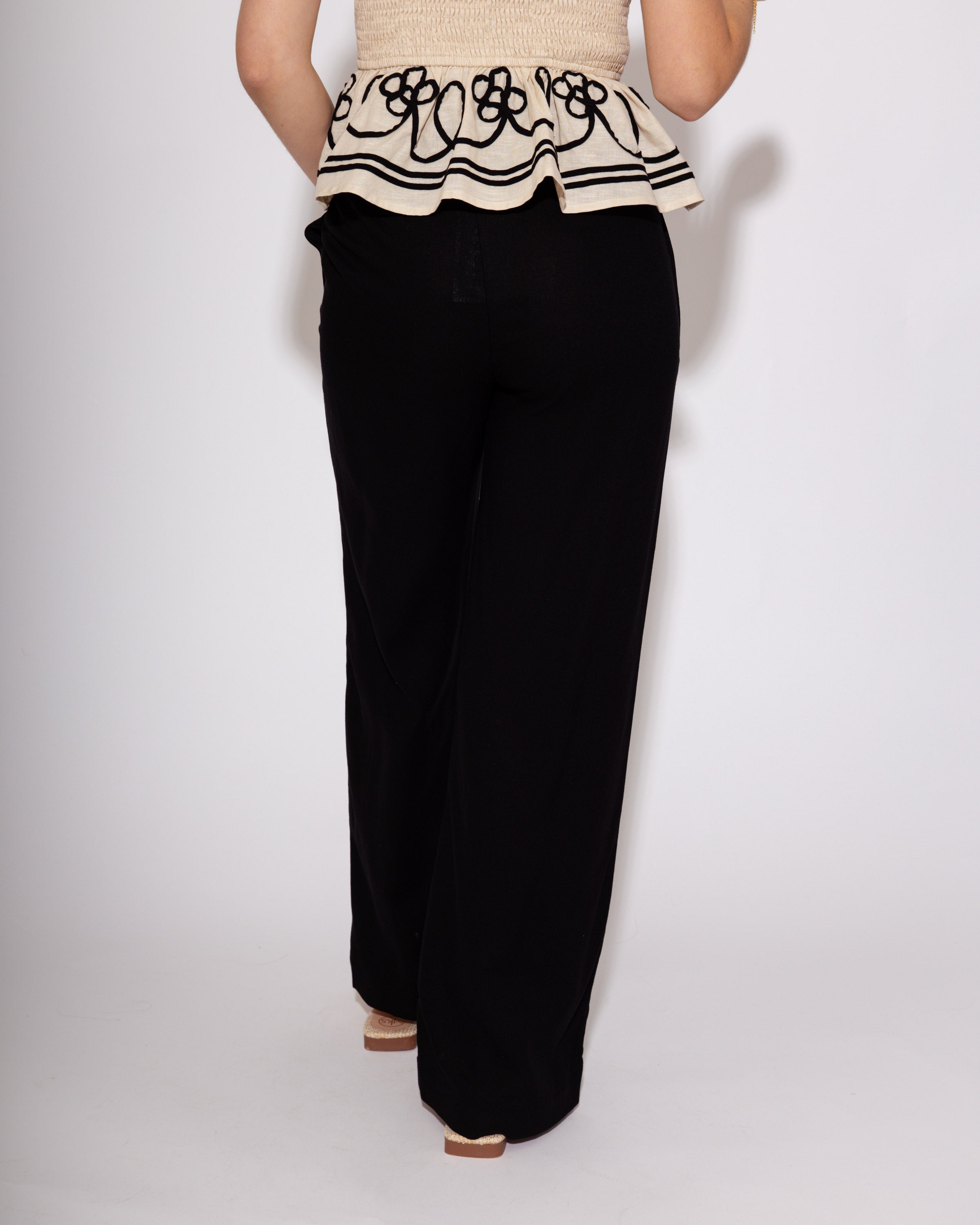 Breeze Fit Shirred Linen Pants in Black