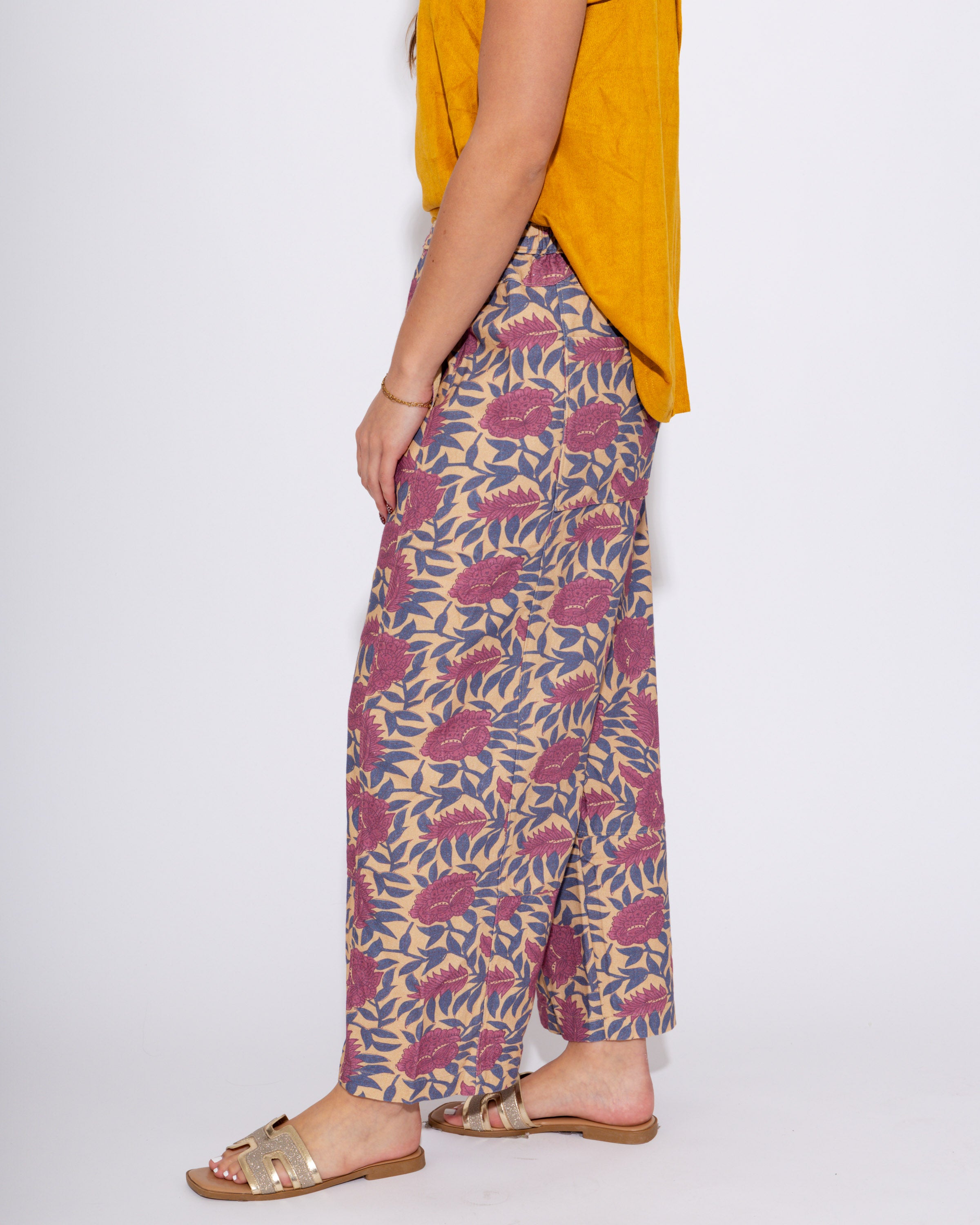 Ivy Jane | Pull on Barrel Pants in Plum Floral