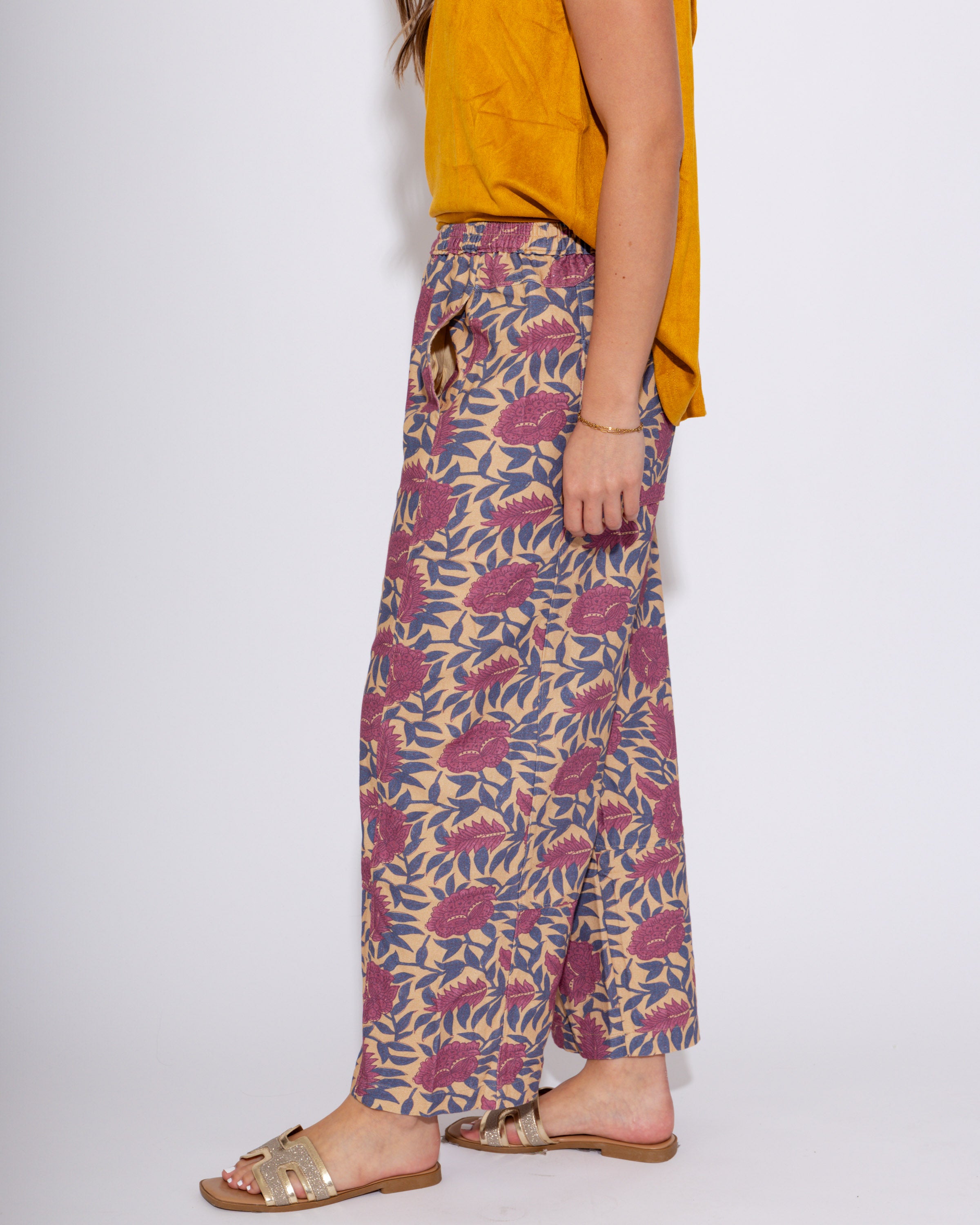 Ivy Jane | Pull on Barrel Pants in Plum Floral