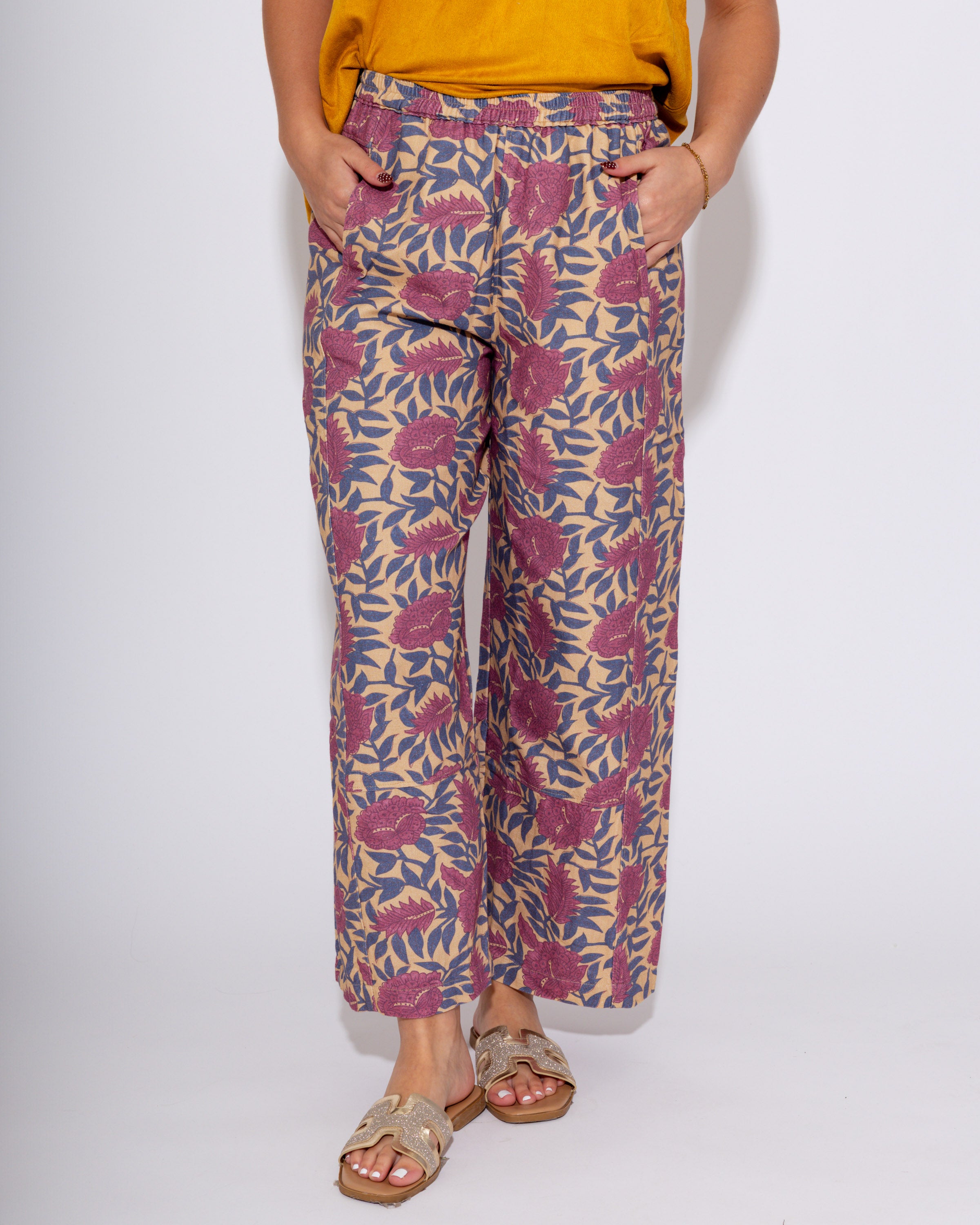 Ivy Jane | Pull on Barrel Pants in Plum Floral