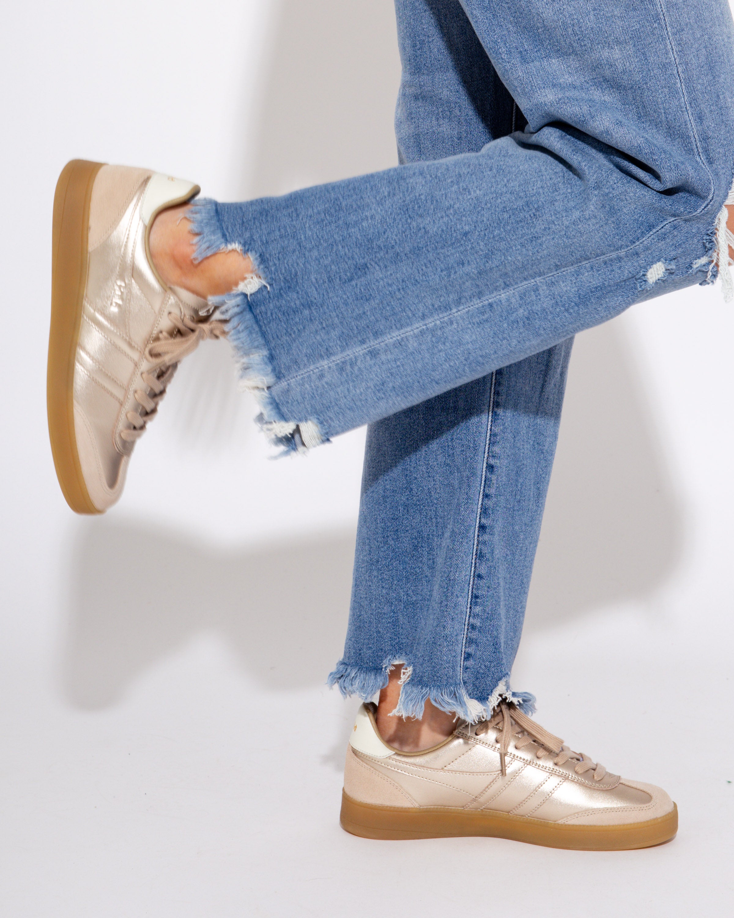 Gola Viper Metallic in Gold/Gum