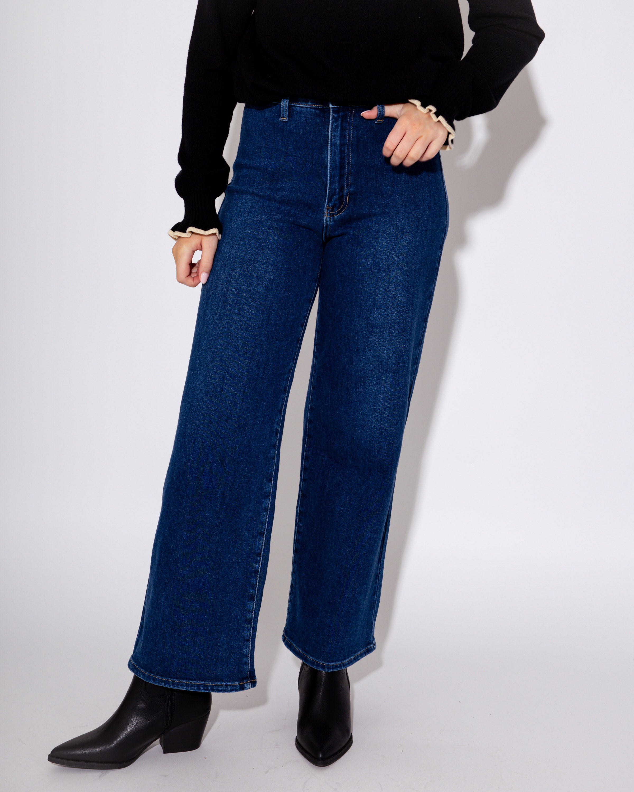 Hidden Pocket Trouser Jean in Dark