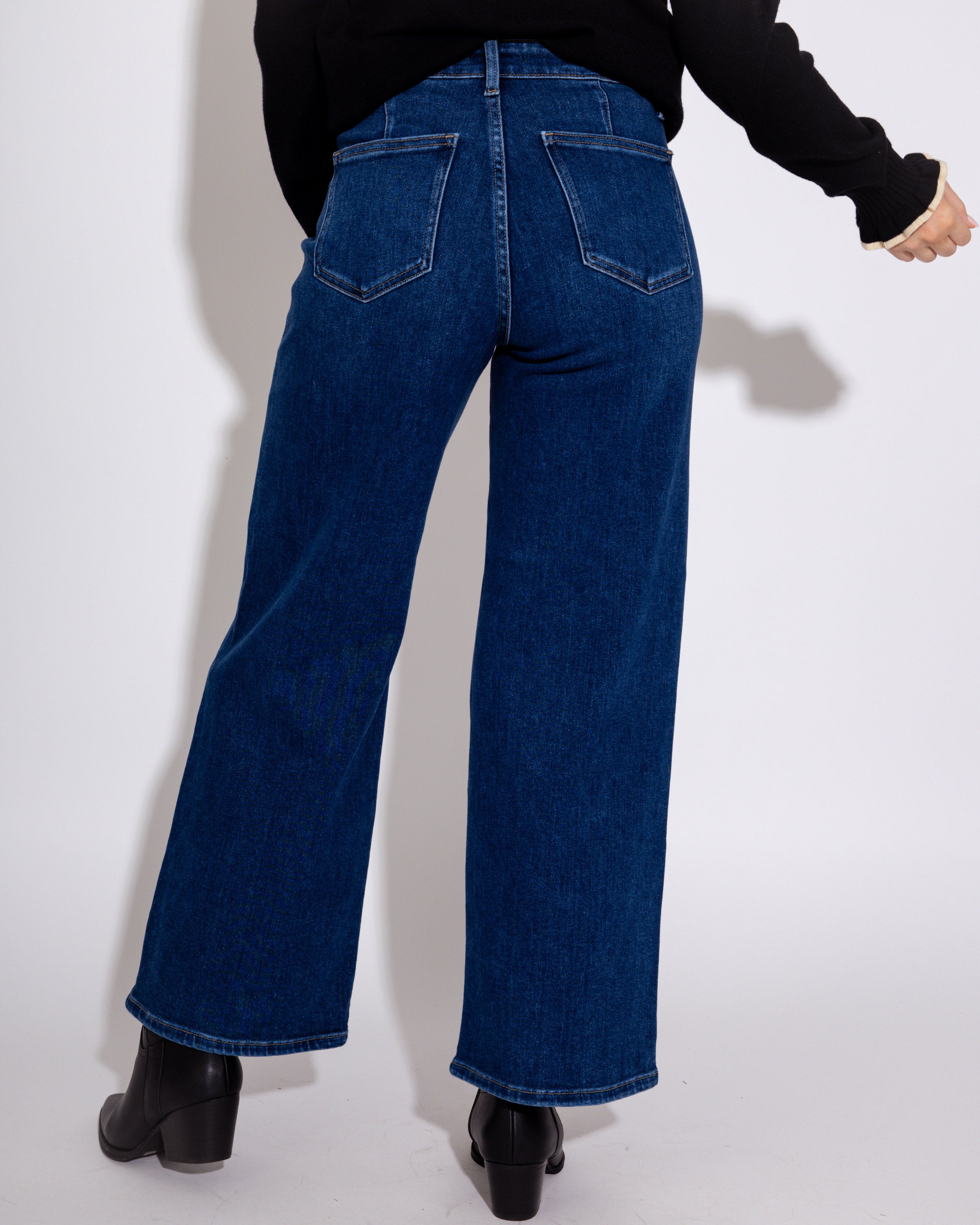 Hidden Pocket Trouser Jean in Dark