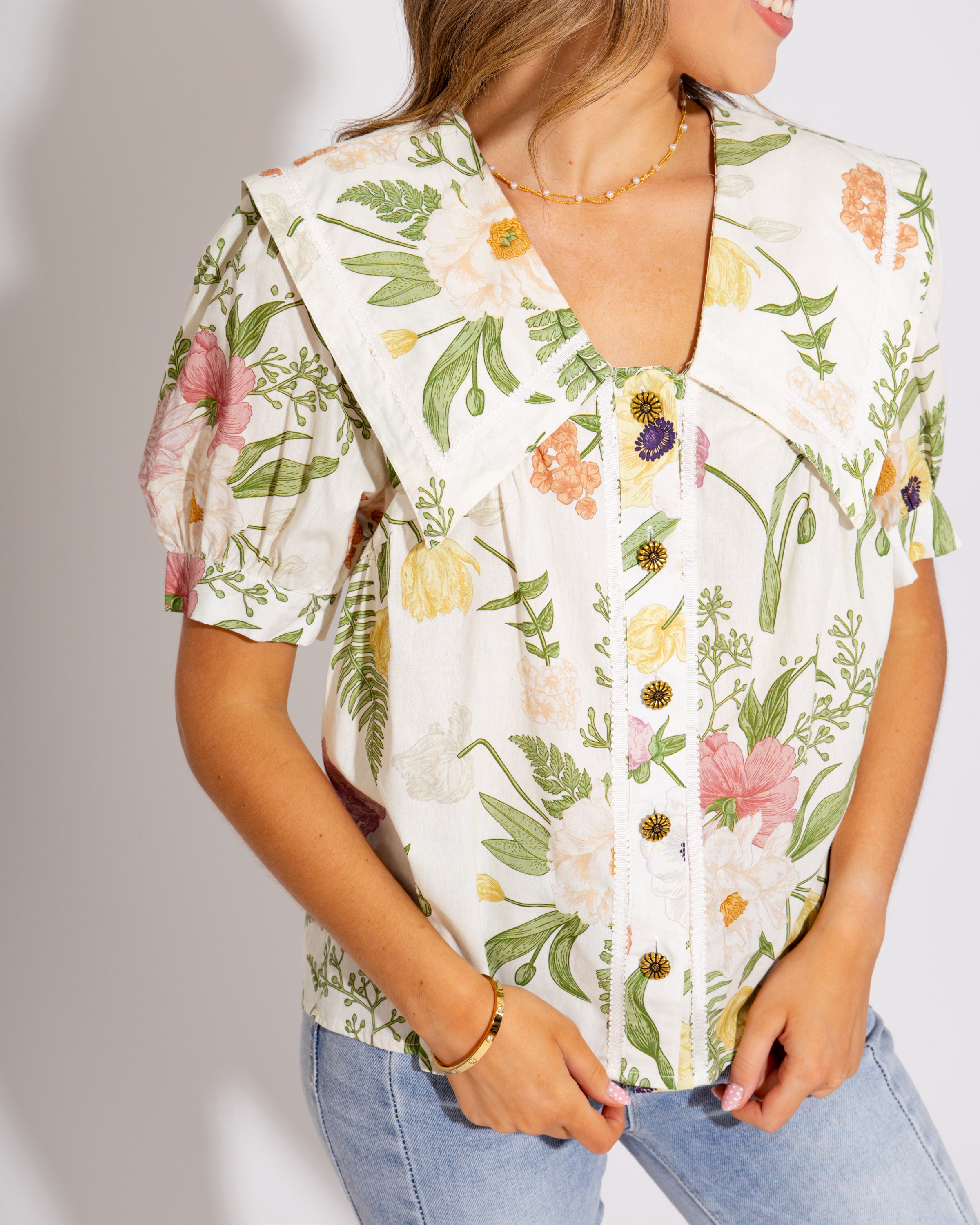 Cream Floral Charm Button Up Sailor Collar Top