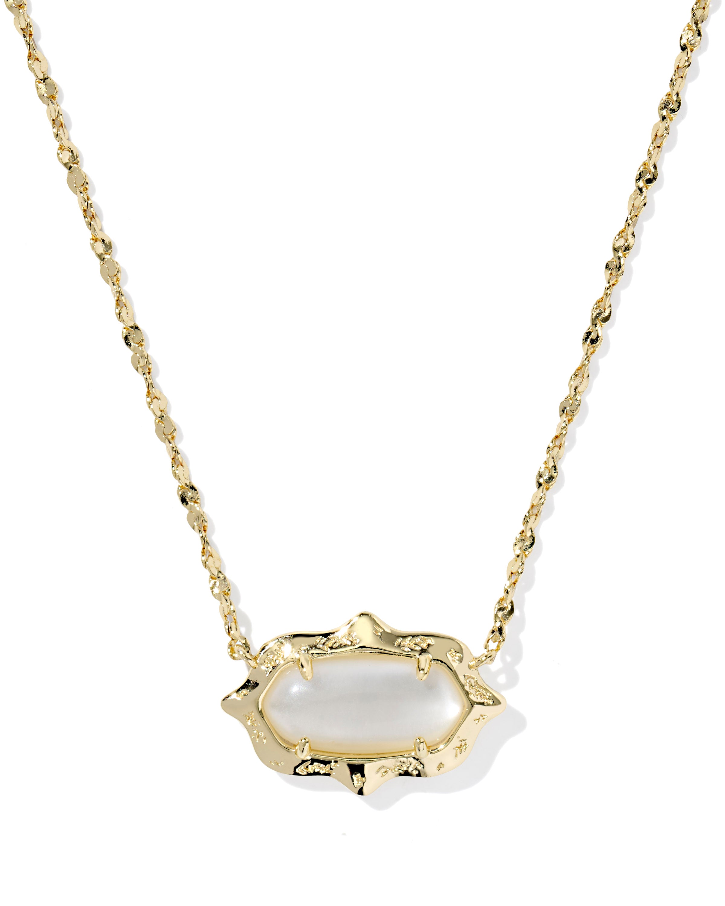 Elisa Scallop Frame Gold Short Pendant Necklace Mother of Pearl
