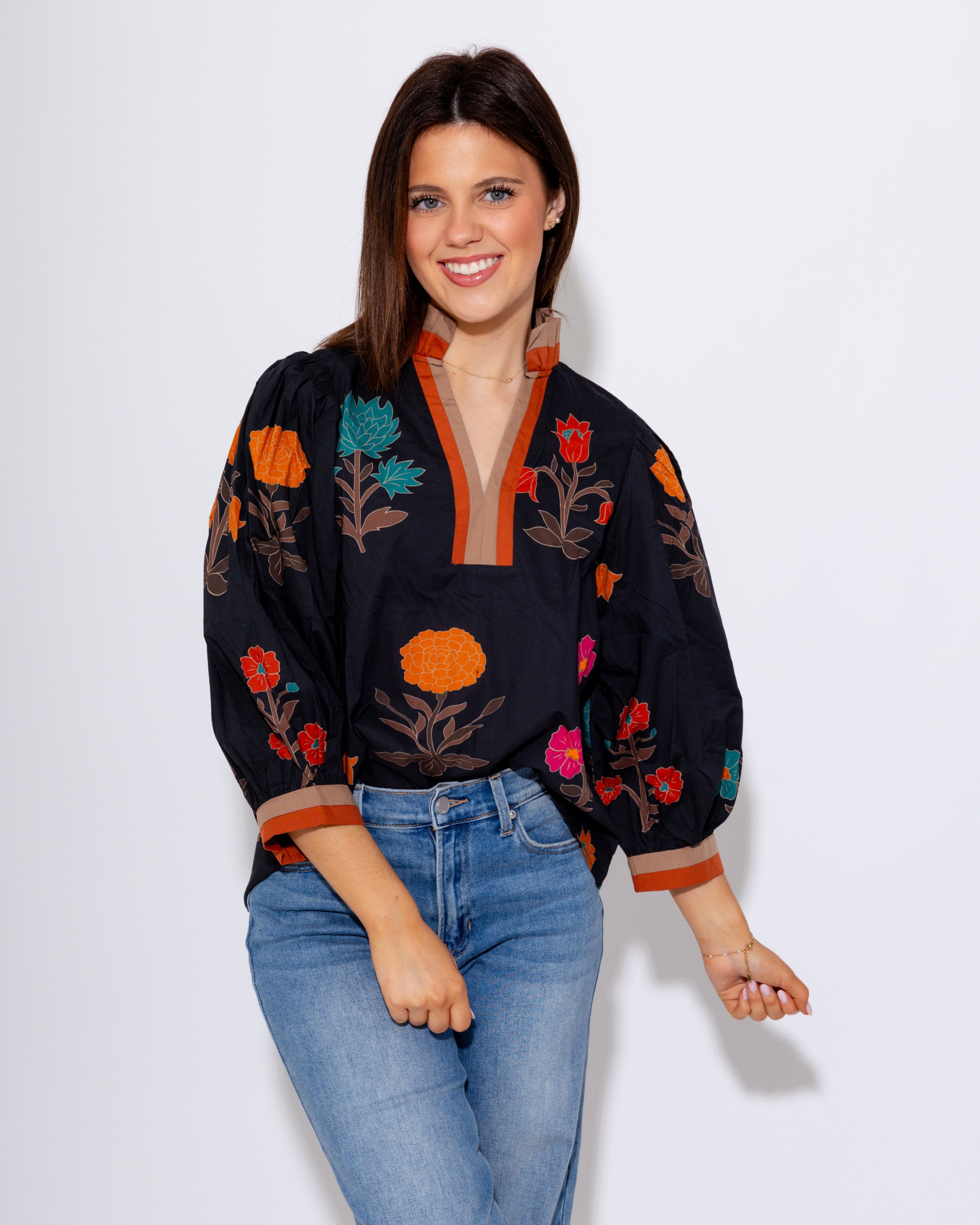 Floral Contrast Trim Puff Sleeve Top in Black