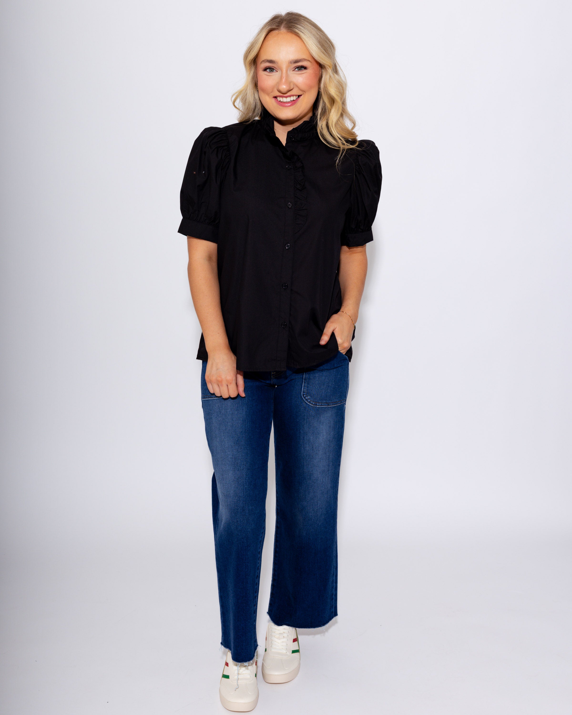 The Smart Style Puff Sleeve Top in Black