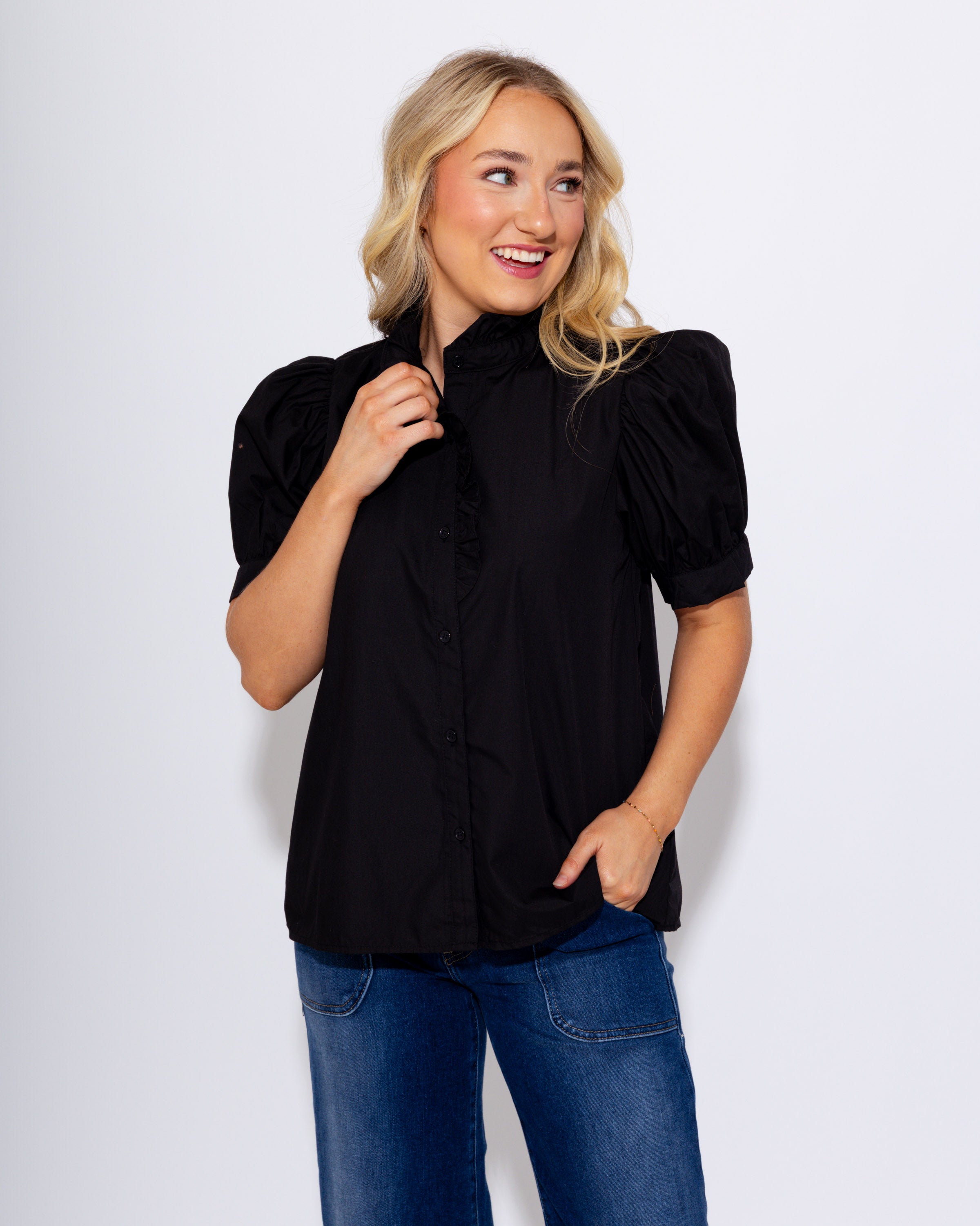 The Smart Style Puff Sleeve Top in Black