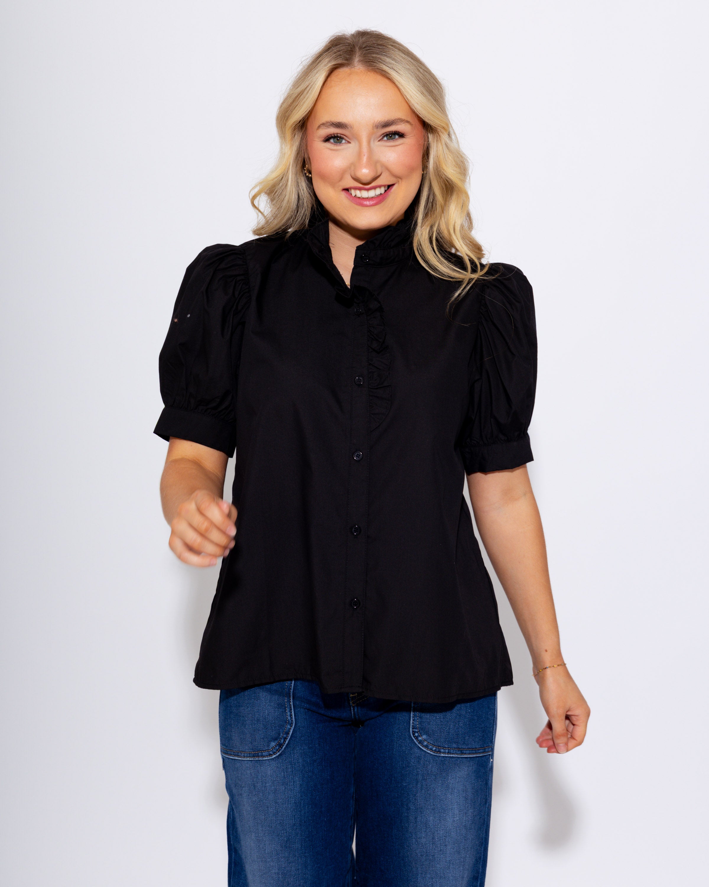 The Smart Style Puff Sleeve Top in Black