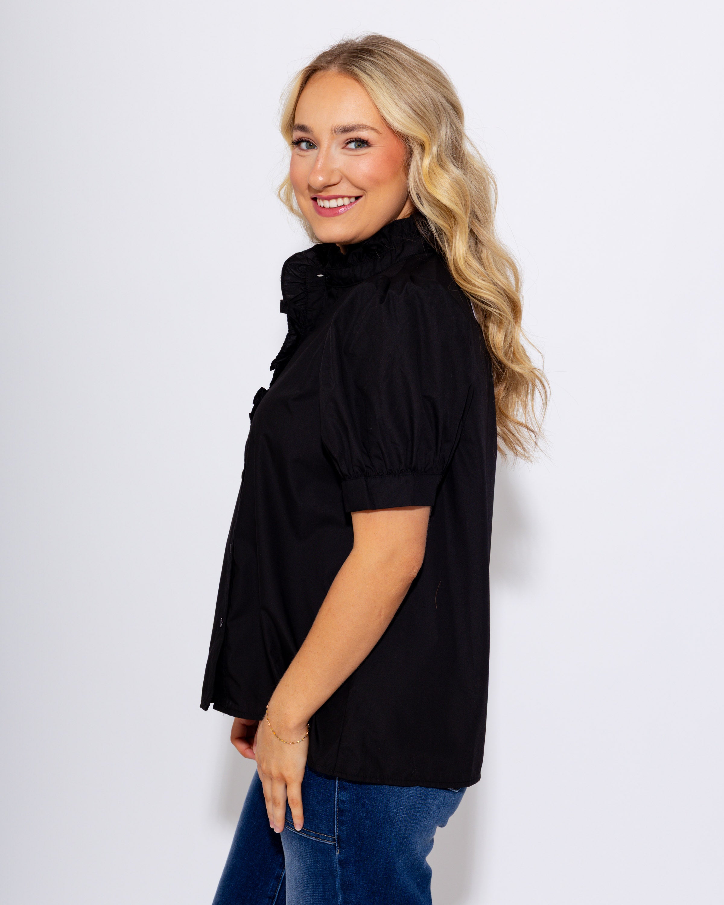 The Smart Style Puff Sleeve Top in Black